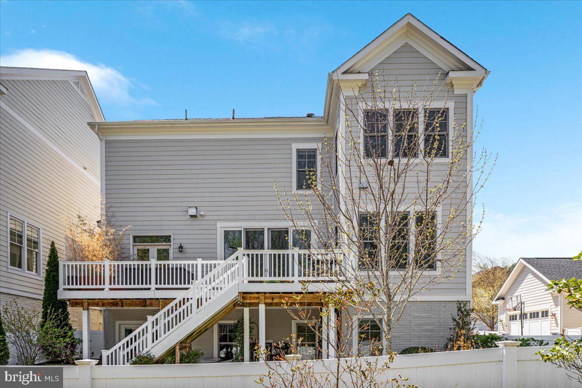 BETHESDA MEWS - Residential