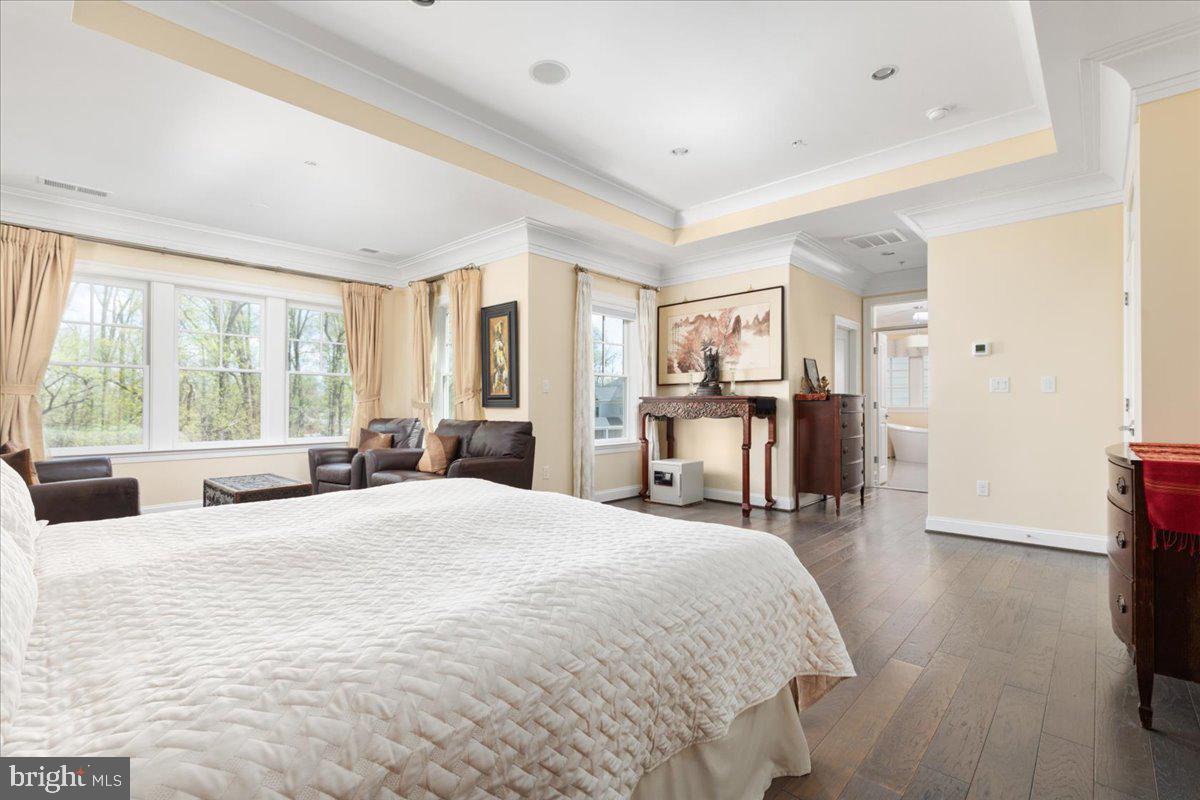 BETHESDA MEWS - Residential