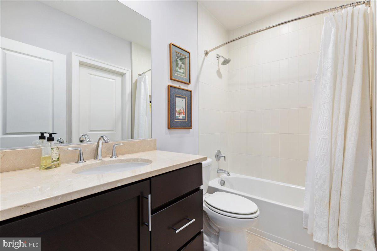 BETHESDA MEWS - Residential