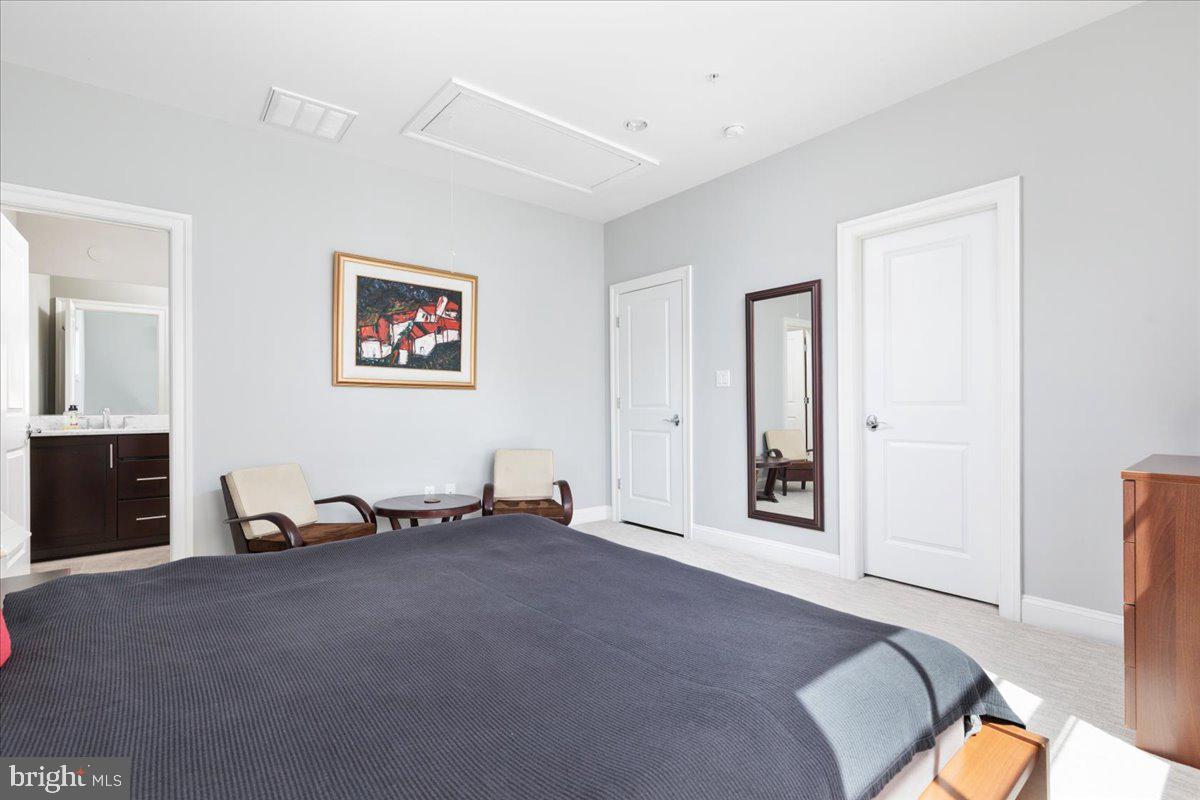 BETHESDA MEWS - Residential