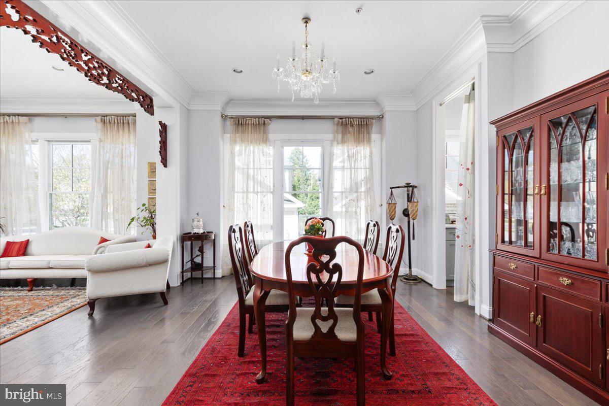 BETHESDA MEWS - Residential