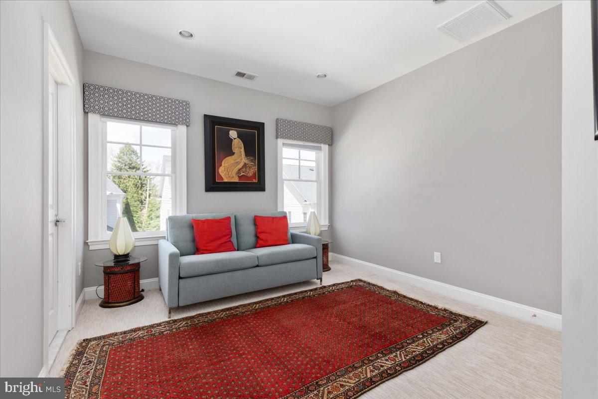 BETHESDA MEWS - Residential