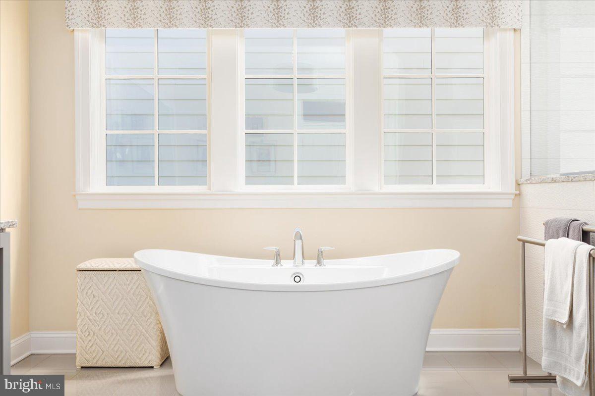 BETHESDA MEWS - Residential