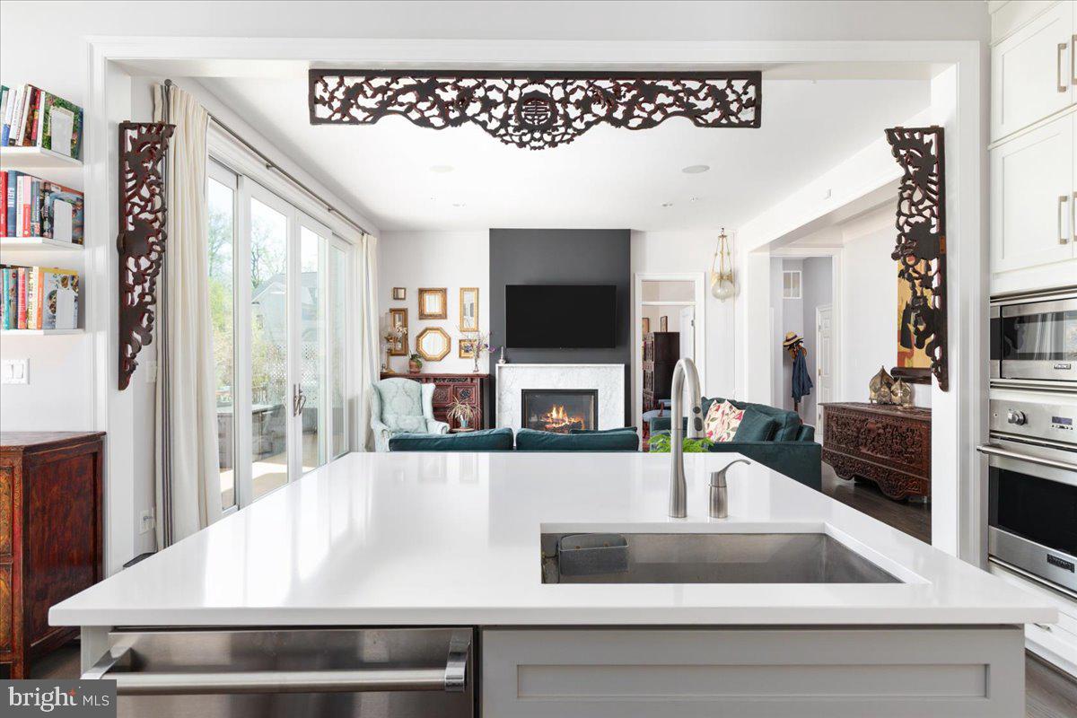 BETHESDA MEWS - Residential