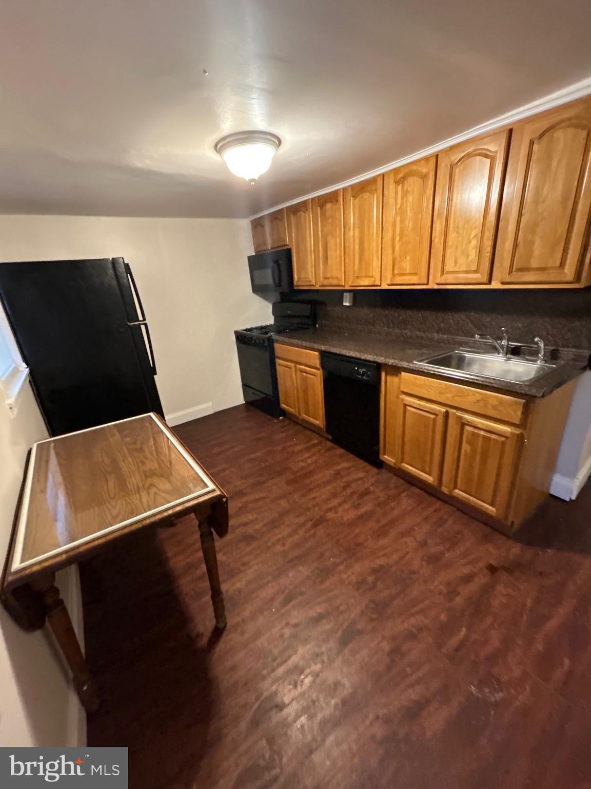 2437 TULIP STREET