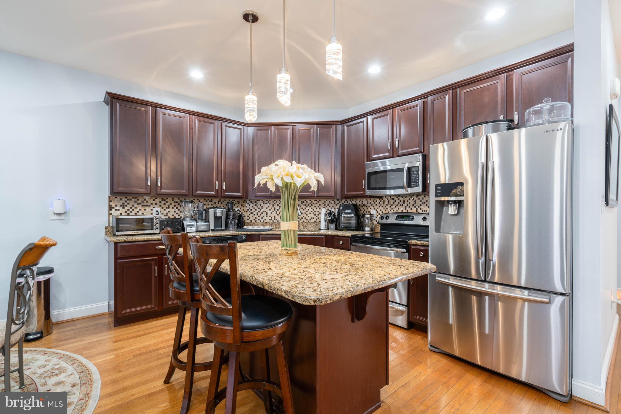 STEEPLE GLENN - Residential