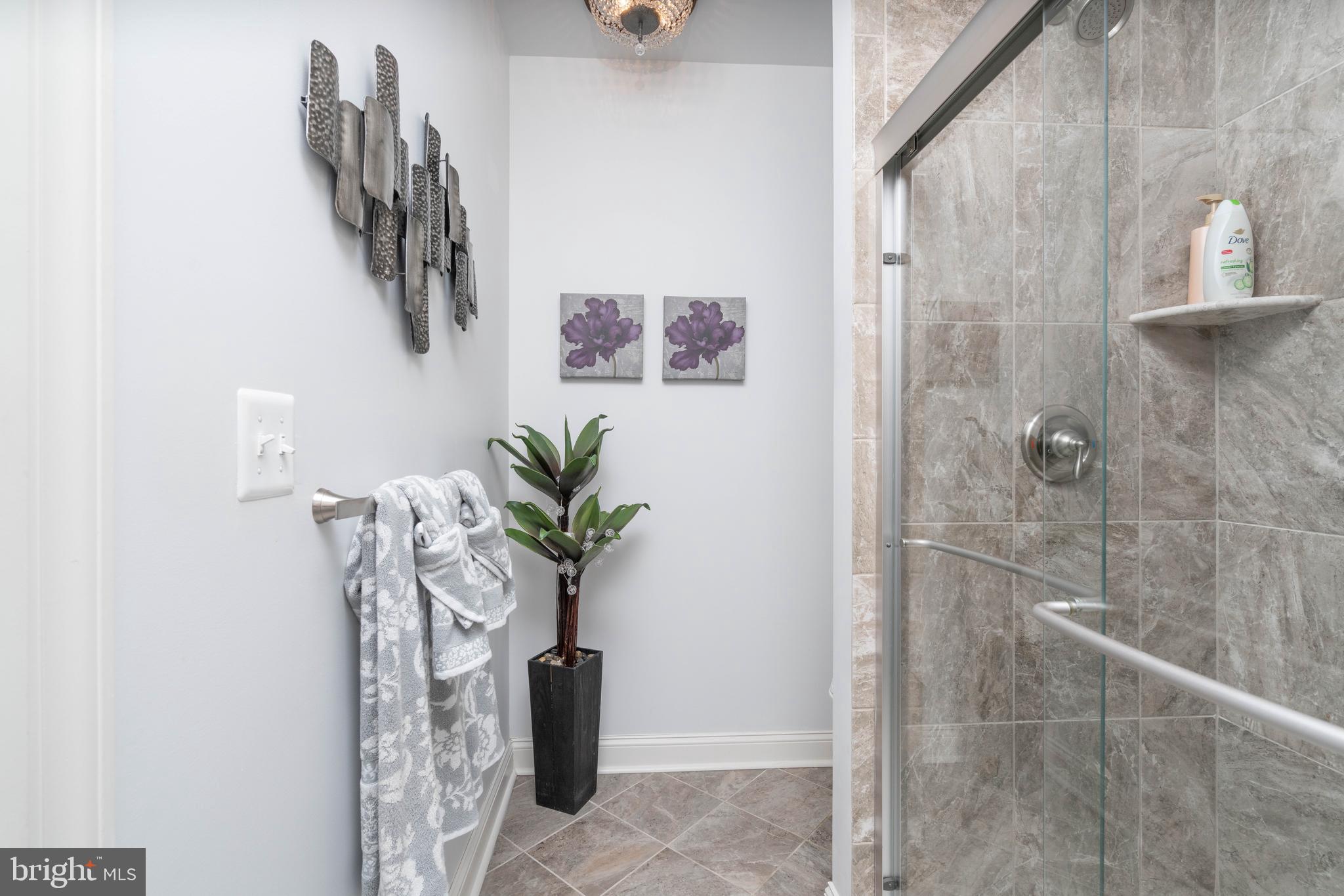 STEEPLE GLENN - Residential