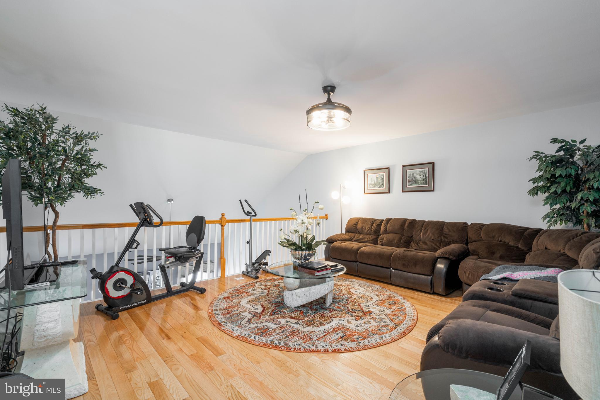 STEEPLE GLENN - Residential