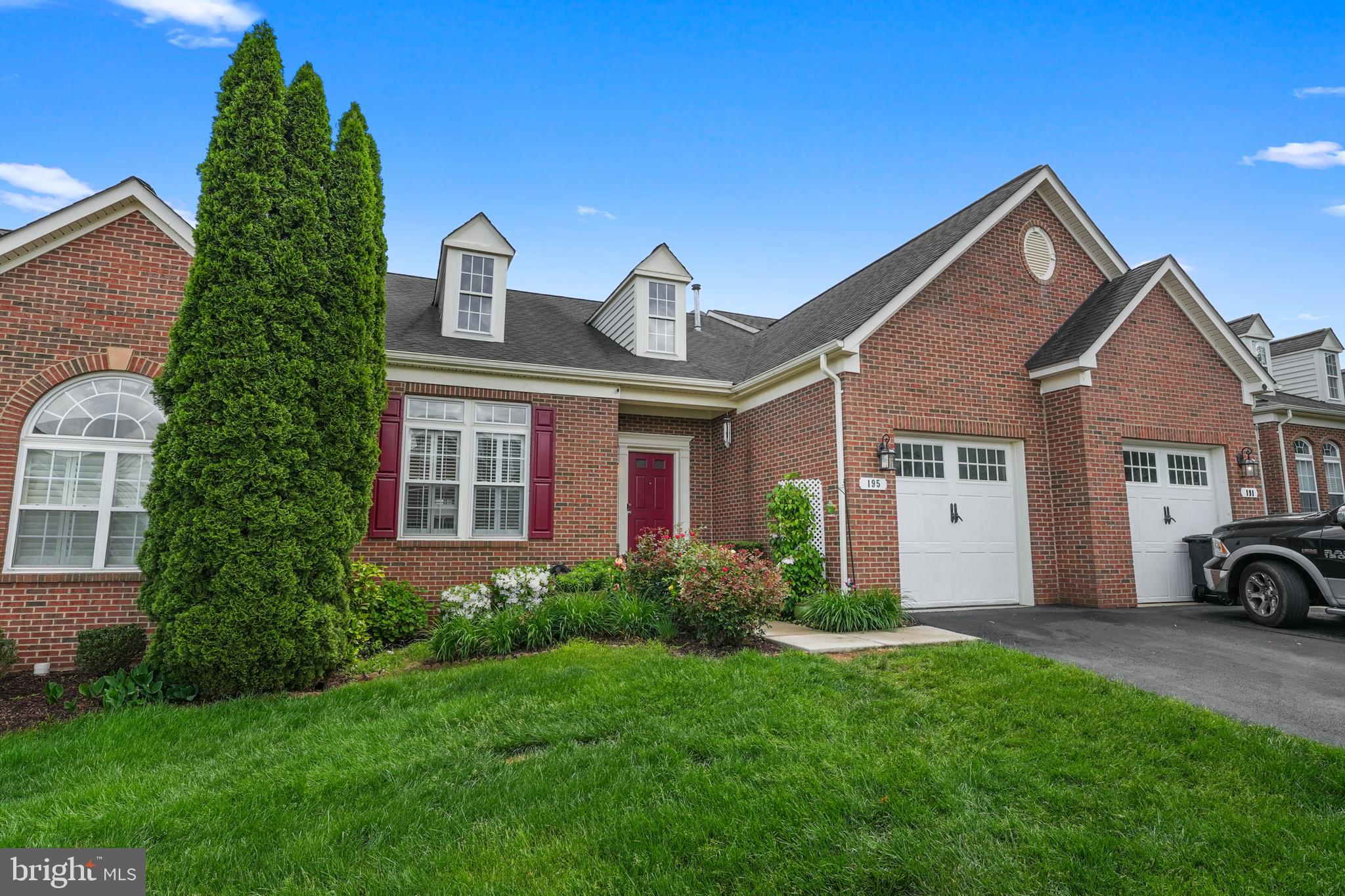 VILLAS AT THE RIDGES - Residential