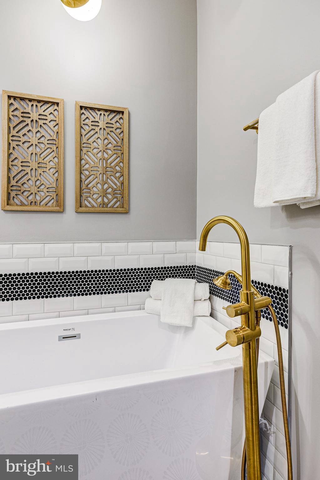 HAMPDEN HISTORIC DISTRICT - Residential