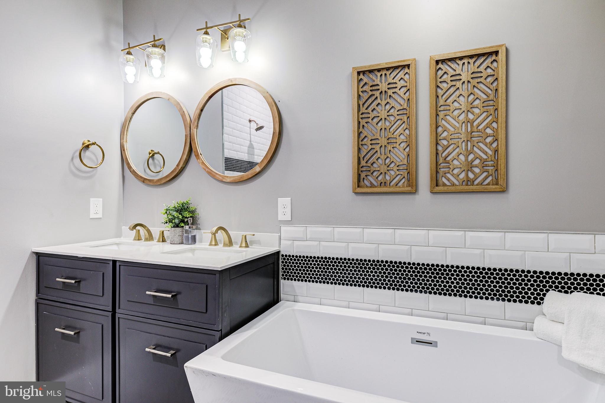 HAMPDEN HISTORIC DISTRICT - Residential