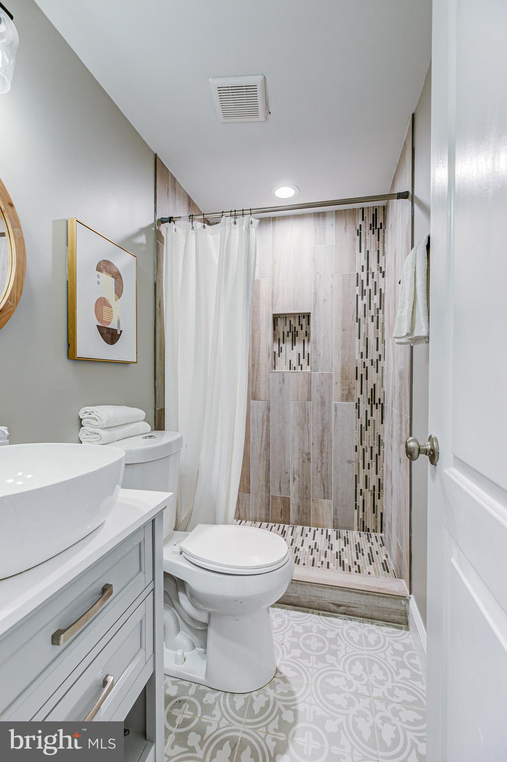 HAMPDEN HISTORIC DISTRICT - Residential