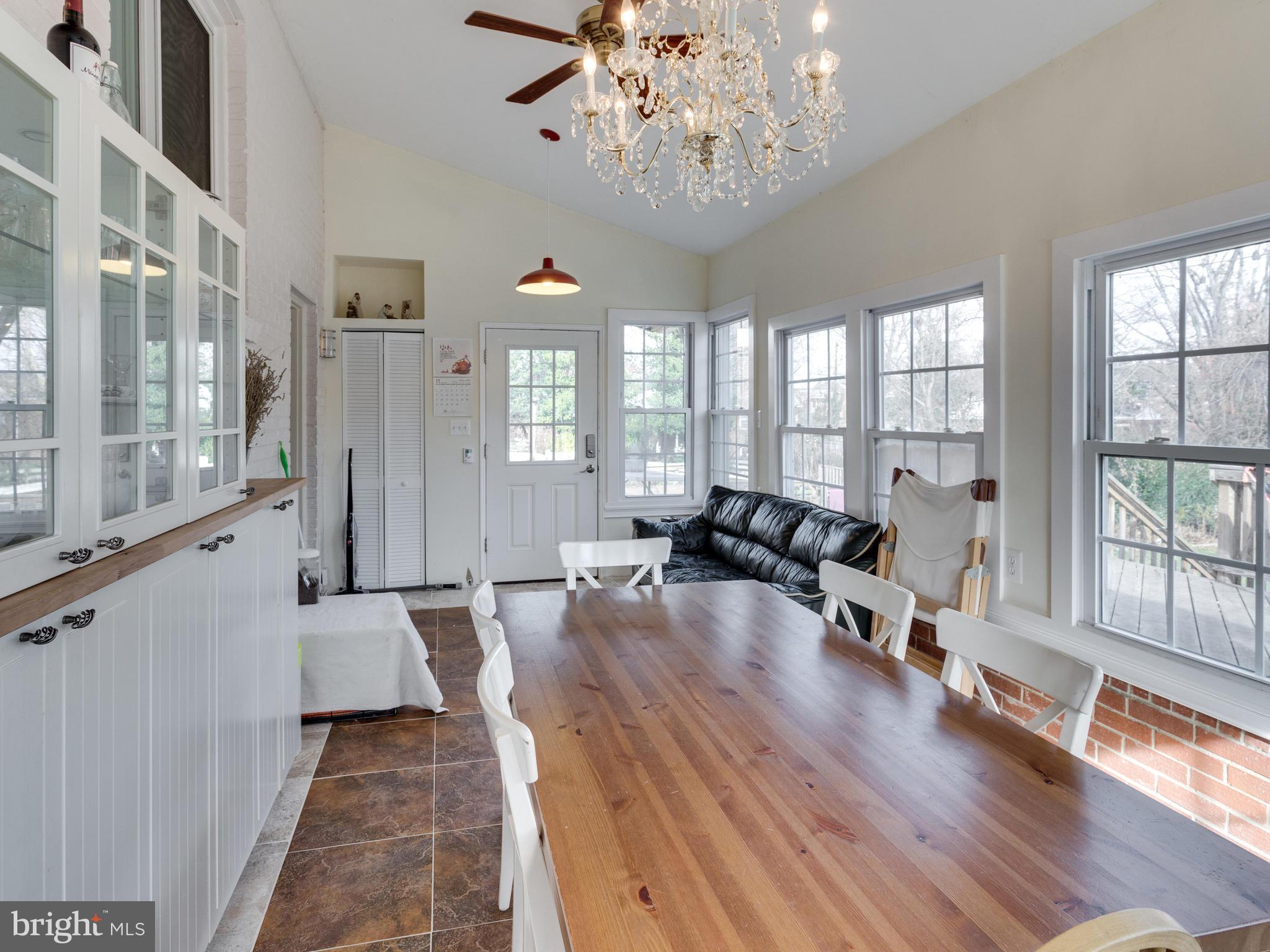 FAIRVIEW - Residential Lease