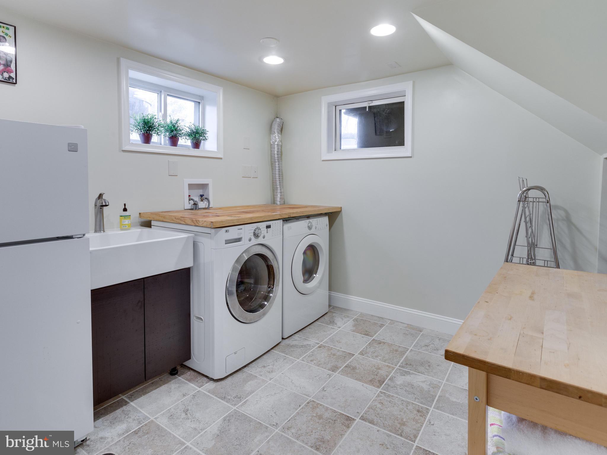 FAIRVIEW - Residential Lease