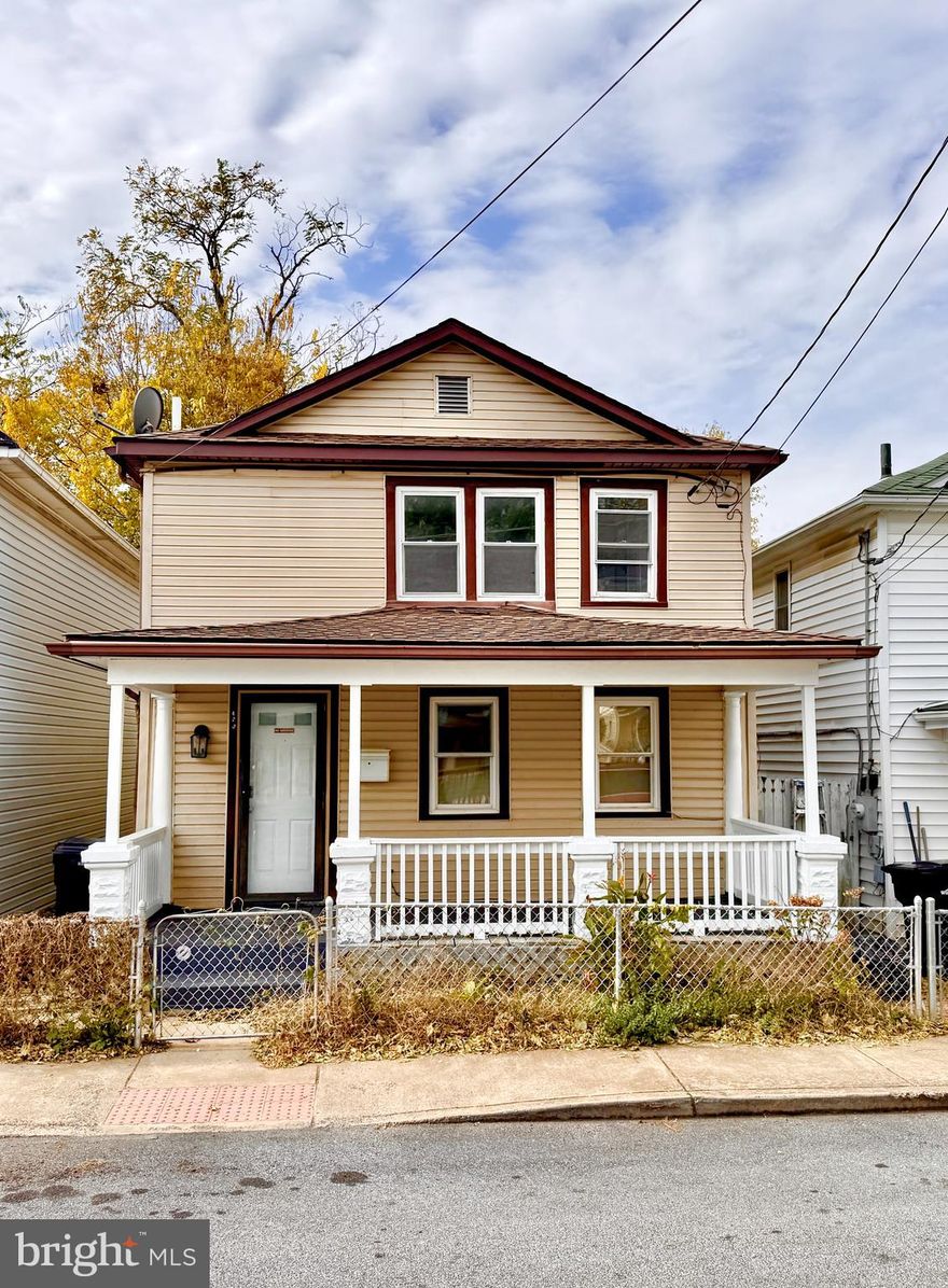 ✨ Charming Winchester Home – Don’t Let This One Slip Away!

Welcome to this beautifully refreshed home in the heart of Winchester, offering exceptional value, versatility, and convenience. Thoughtfully updated throughout, this property is move-in ready while still leaving room to make it your own.

Enjoy ample off-street parking for up to 8 cars with rear access from West Lane, fresh renovations, brand-new vinyl flooring on the main level, and a new upstairs deck — perfect for morning coffee or evening relaxation.

Property Highlights:
🛏️ 3 spacious bedrooms filled with natural light
🛁 2 full bathrooms — one on each level, with main-level laundry for added convenience
🏡 Flexible main-level office or bonus room — ideal as a home office, guest room, or cozy reading nook
🌳 Fully fenced backyard perfect for entertaining, pets, or peaceful outdoor enjoyment
🪴 New upstairs deck offering additional outdoor living space
🚗 Rear-alley parking with entry from West Lane, providing privacy, convenience, and space for up to 8 vehicles

Perfectly located near downtown Winchester, shops, dining, and commuter routes, this home combines charm, practicality, and potential — all at an unbeatable price.

📅 Don’t miss this opportunity! Schedule your tour today!