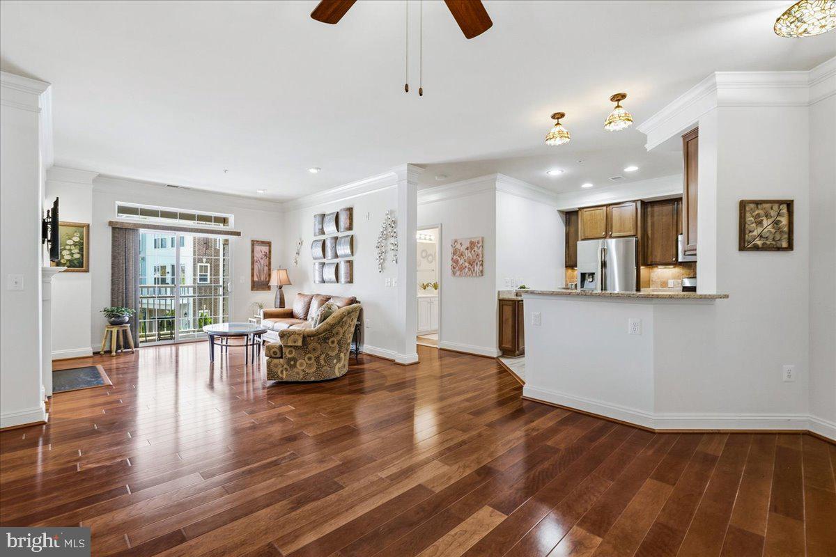 12901 CLARKS CROSSING 103