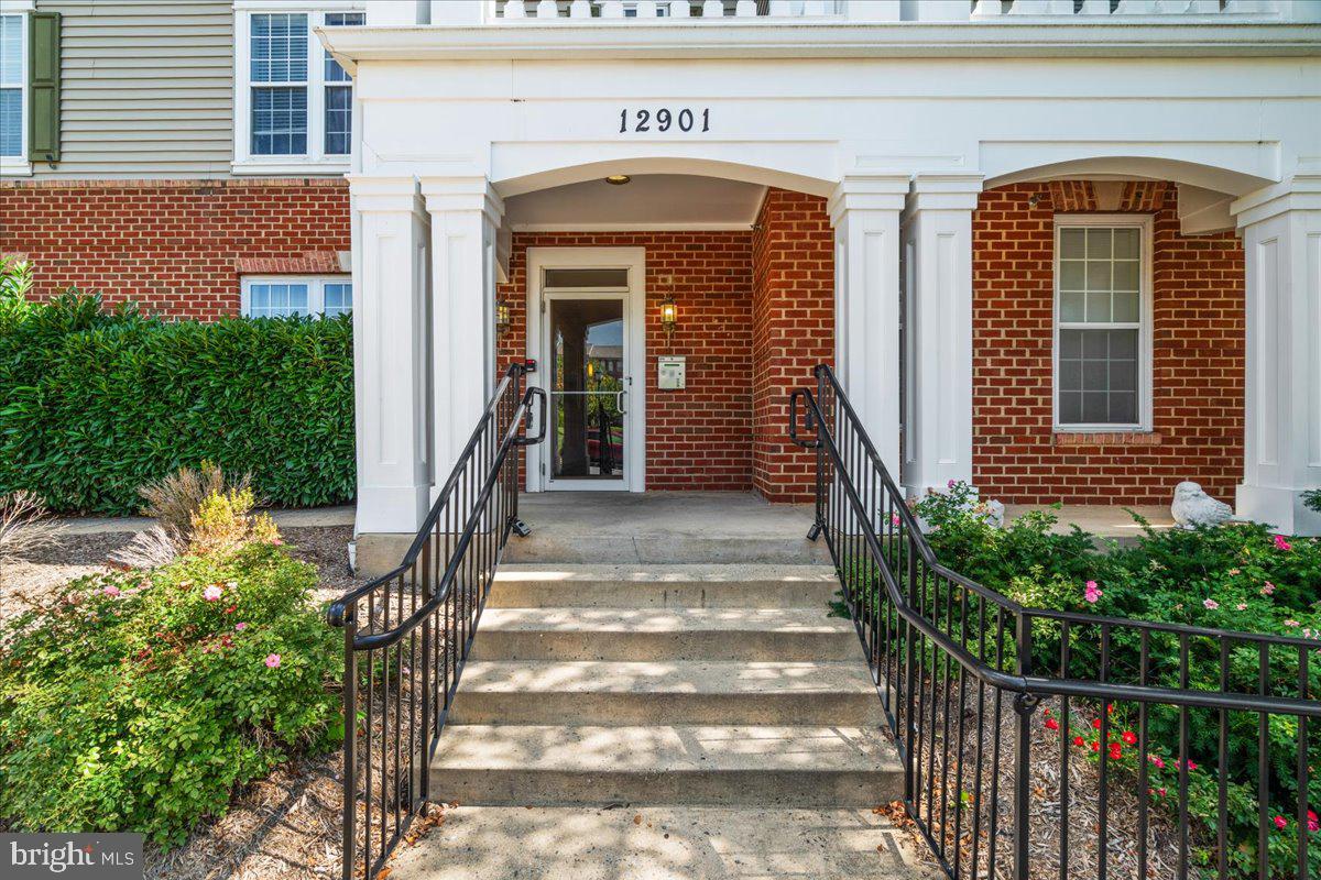 12901 CLARKS CROSSING 103