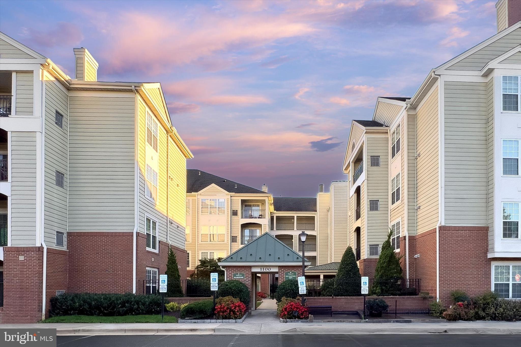 QUAKER HILL - Residential