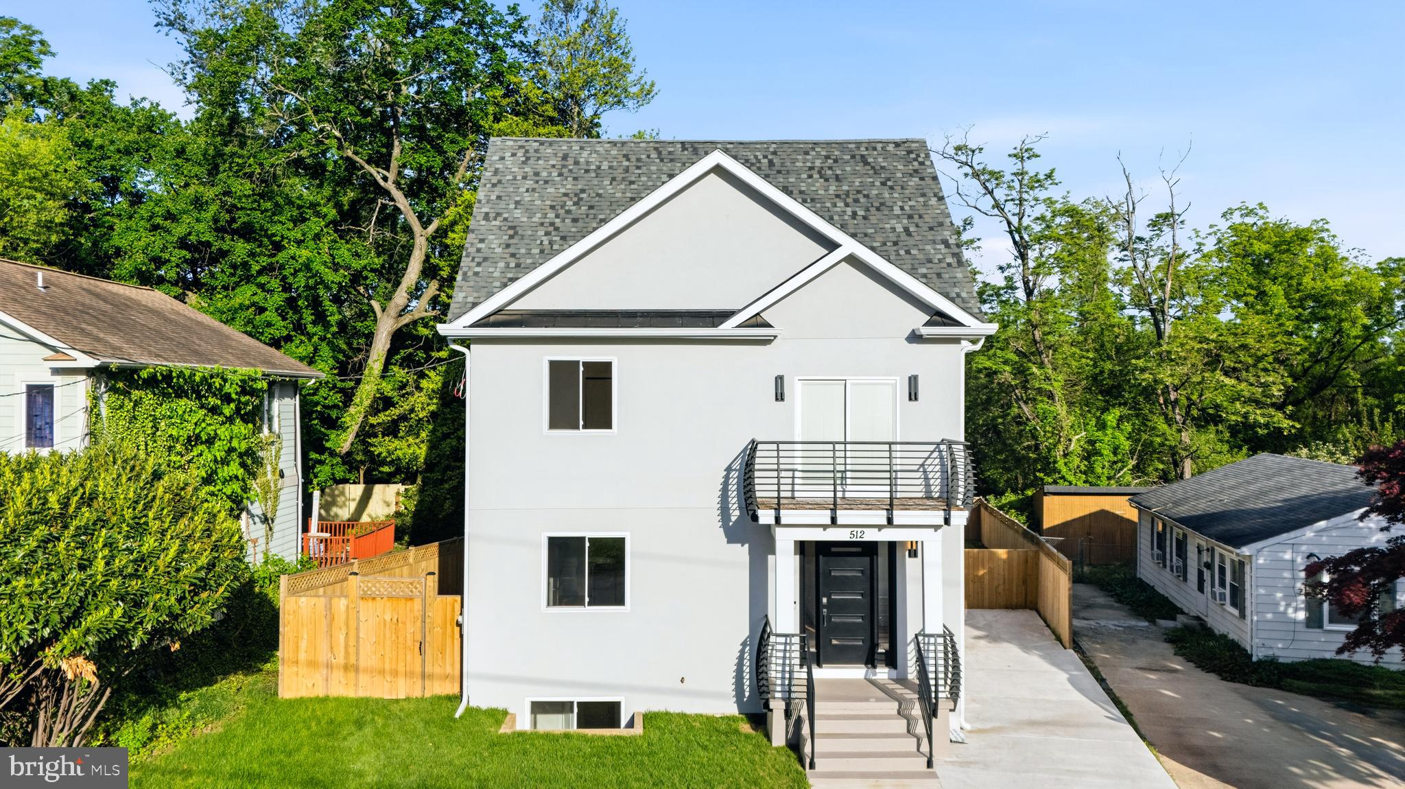 512 BICKFORD AVENUE