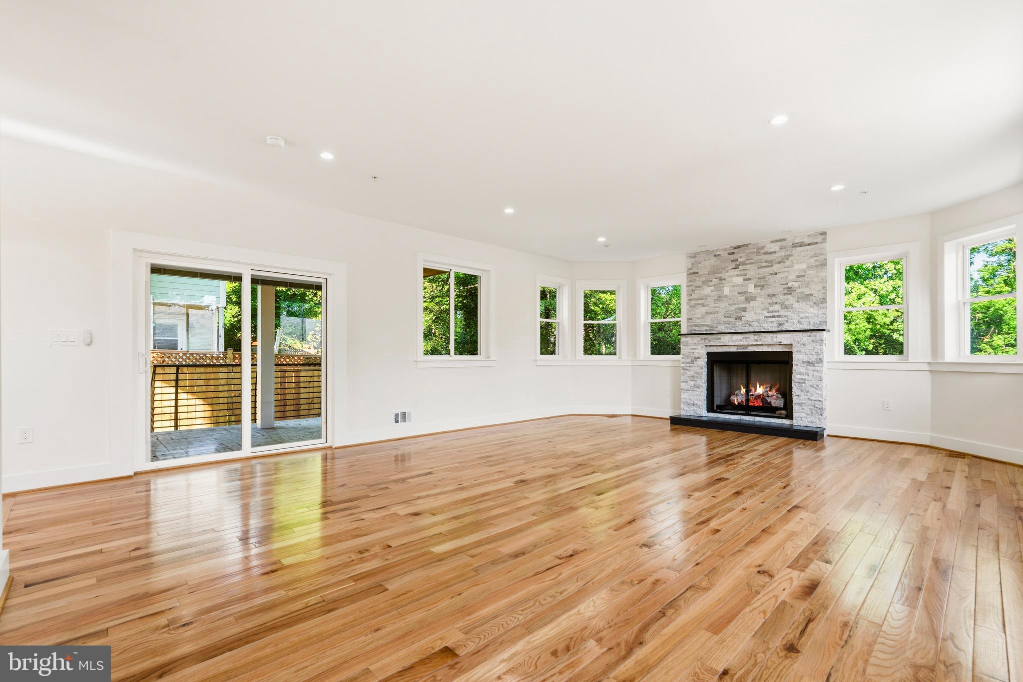 PT ROCKVILLE TWN RES 1 - Residential