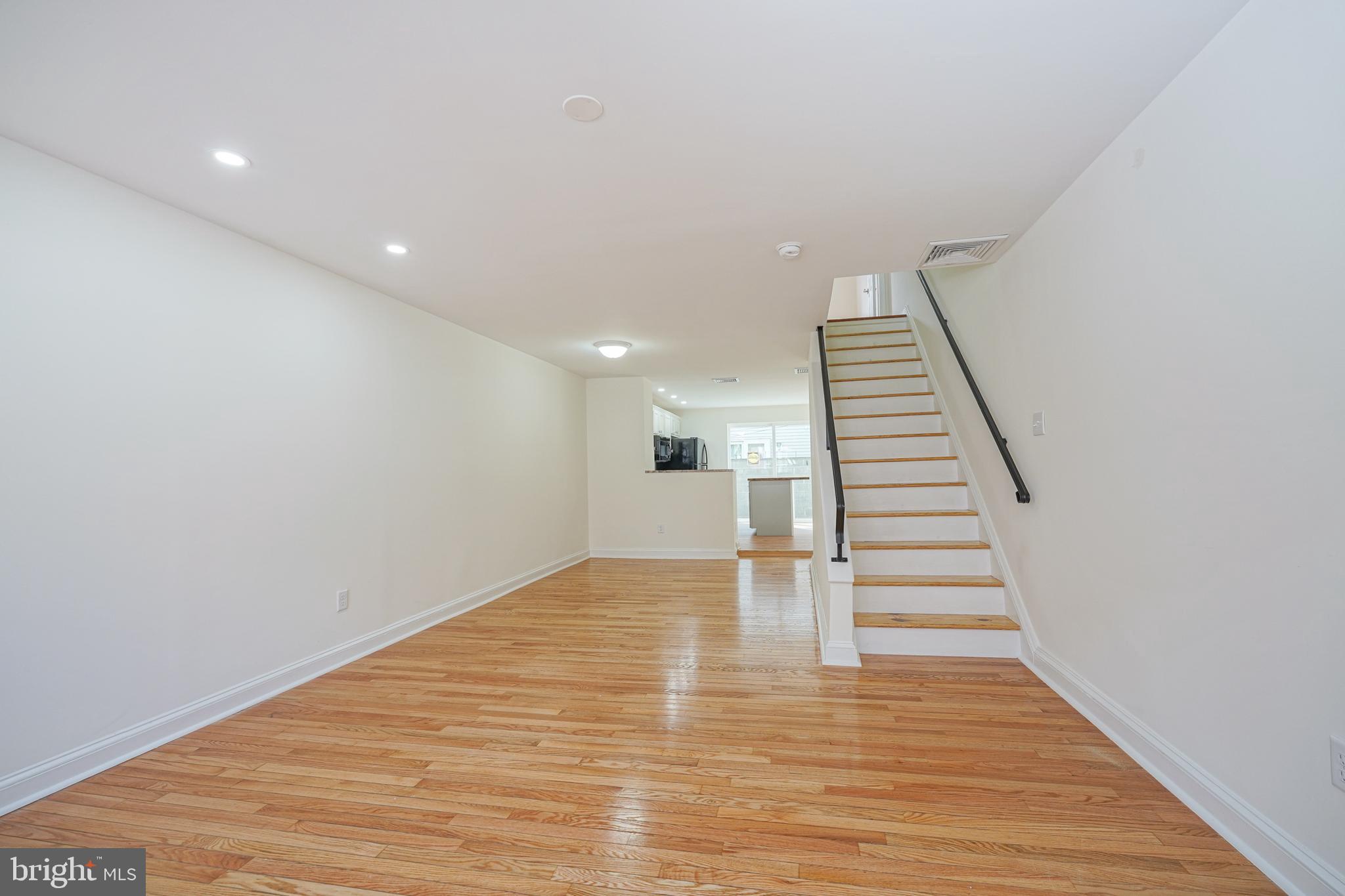 WHITMAN - Residential