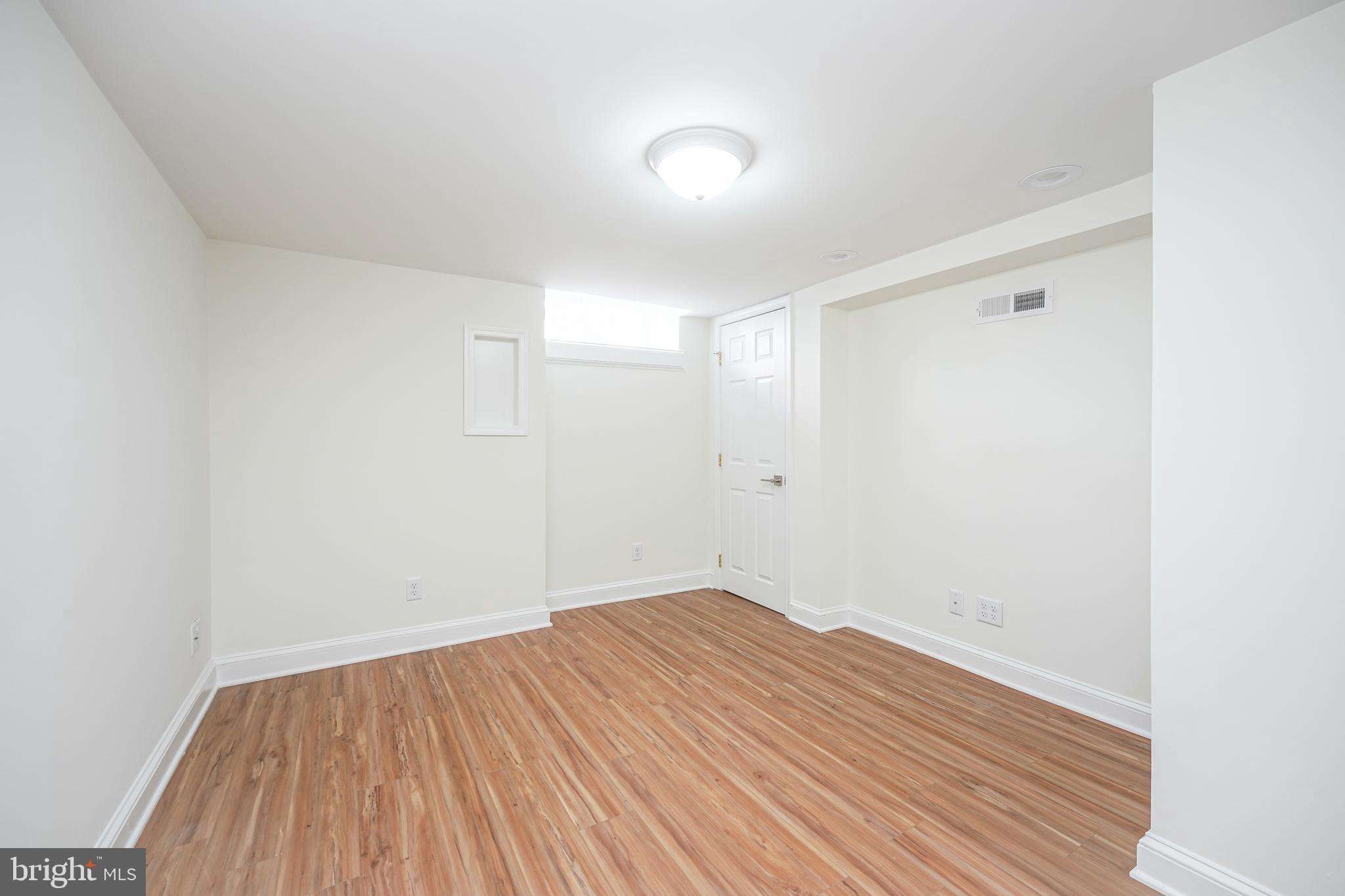 WHITMAN - Residential