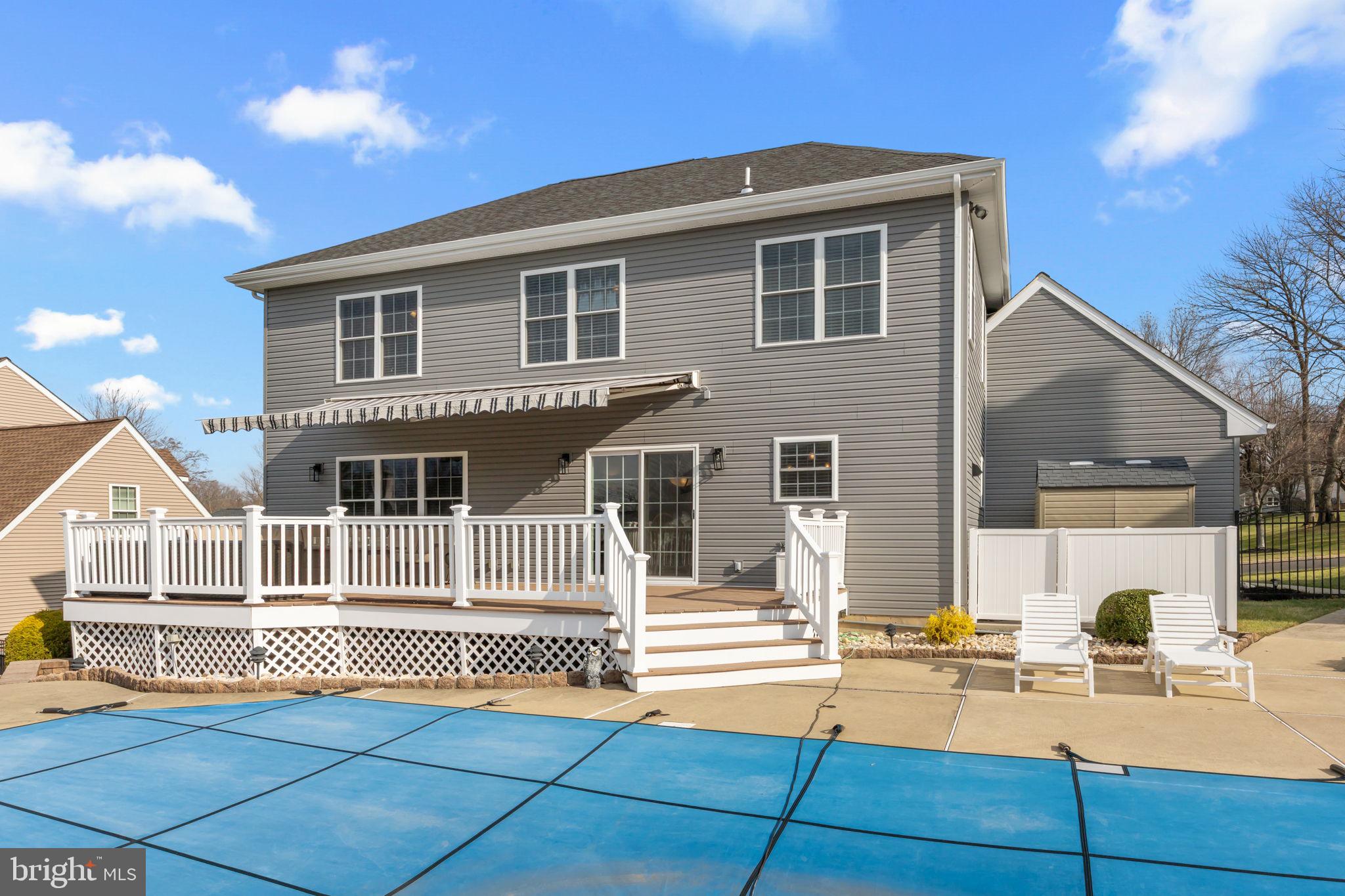 IDLEWOOD - Residential