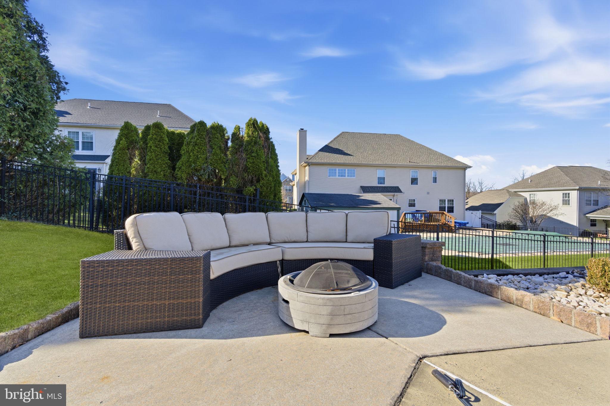 IDLEWOOD - Residential