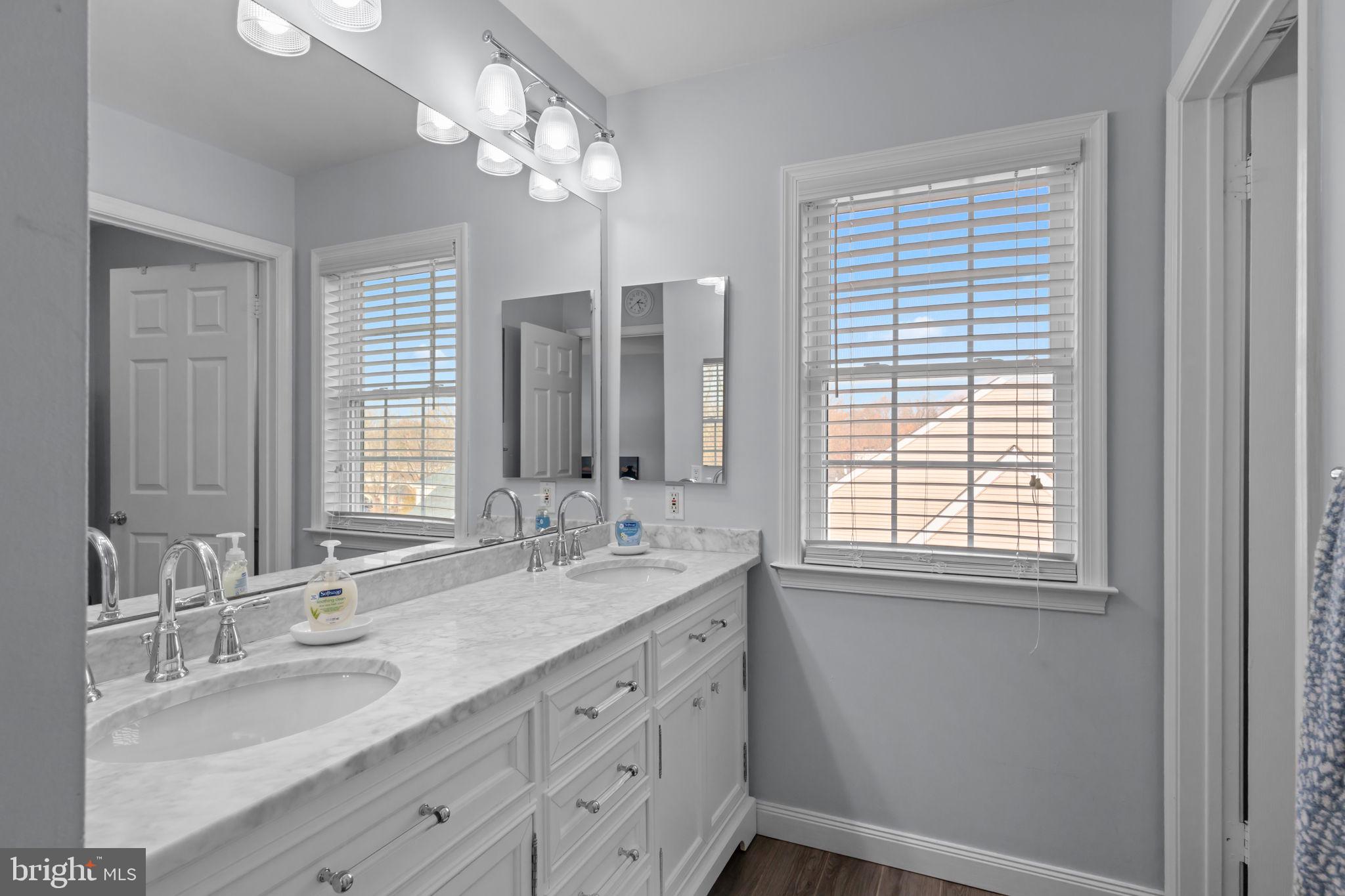 IDLEWOOD - Residential