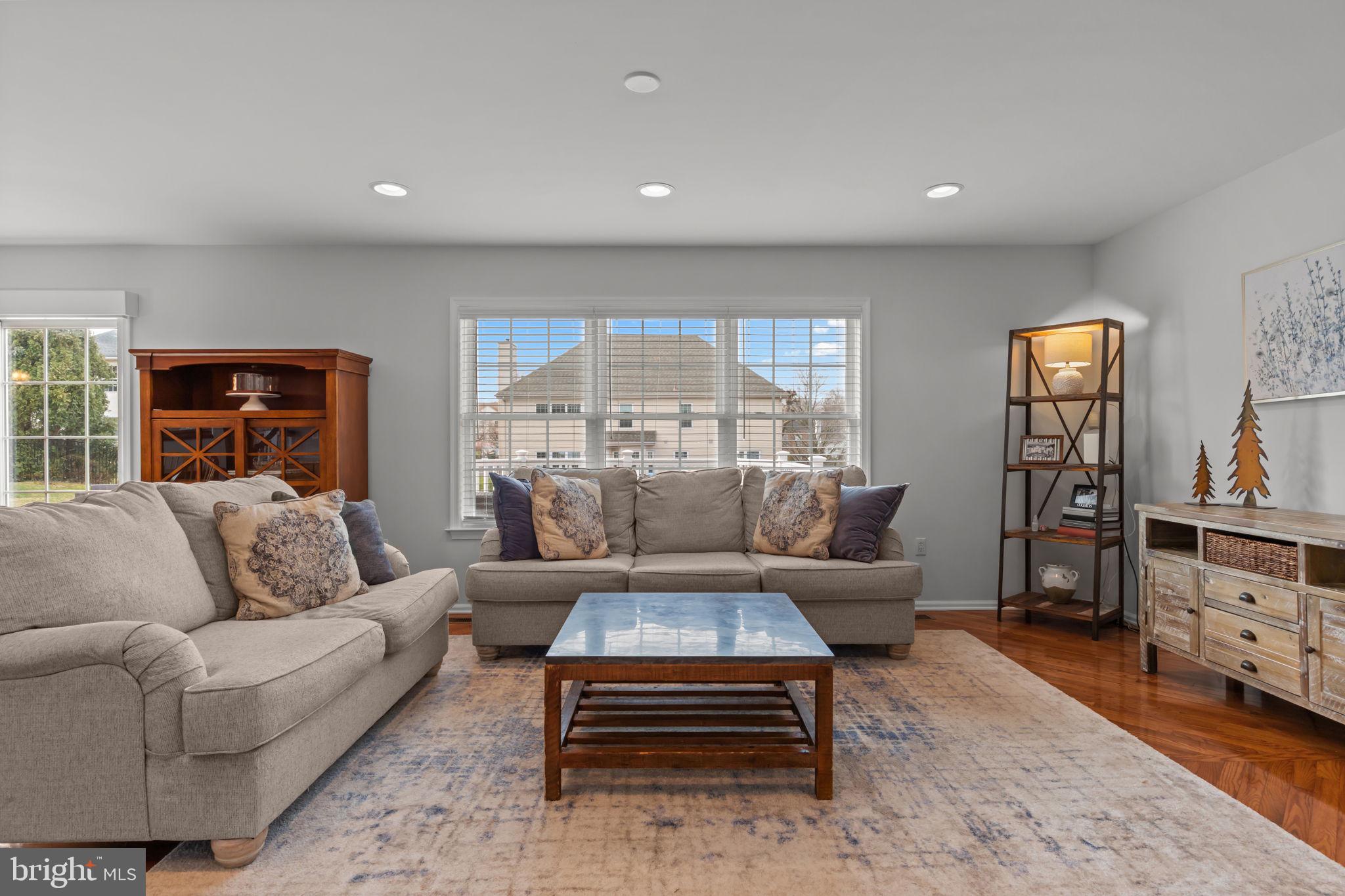 IDLEWOOD - Residential