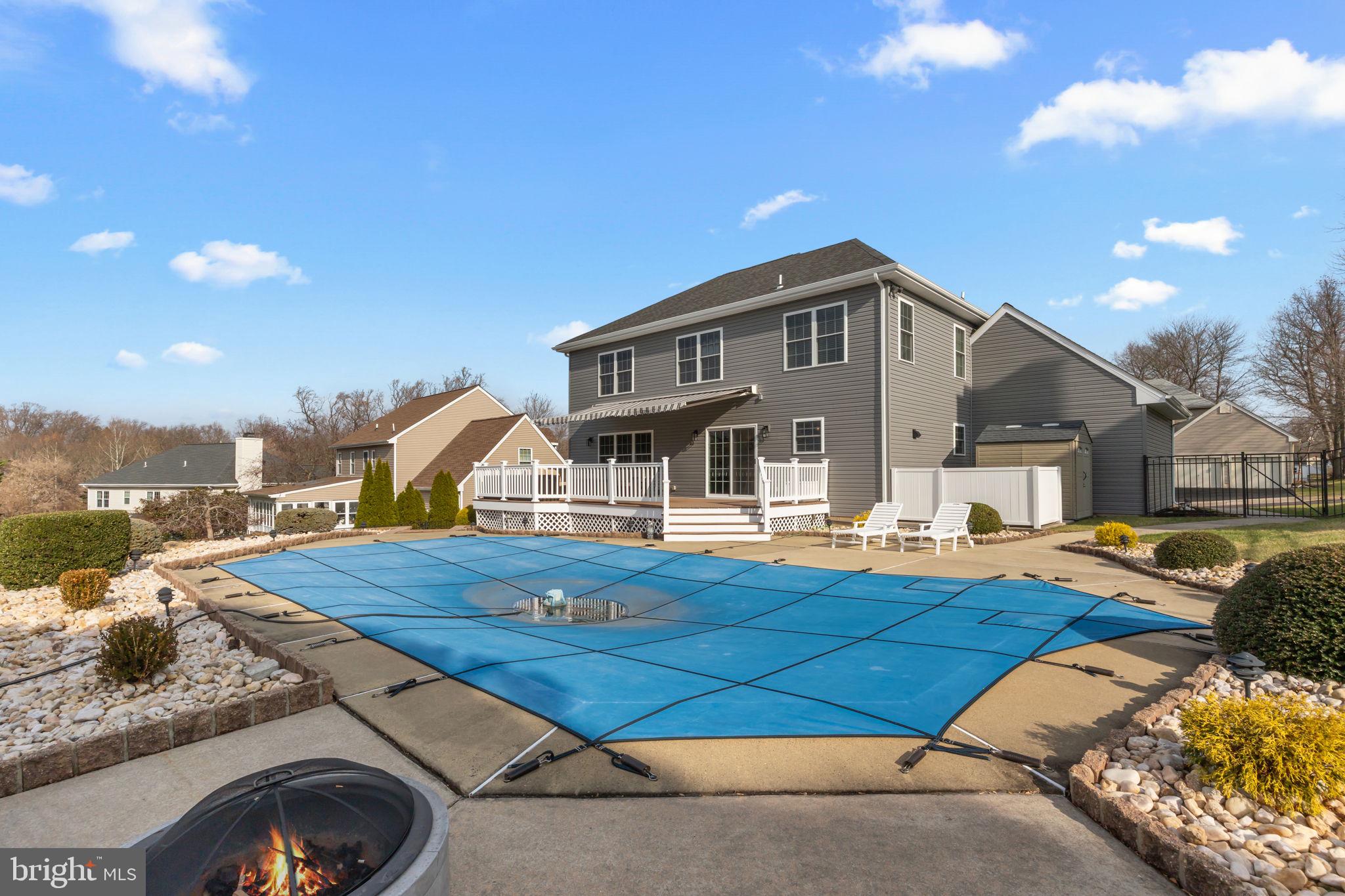 IDLEWOOD - Residential