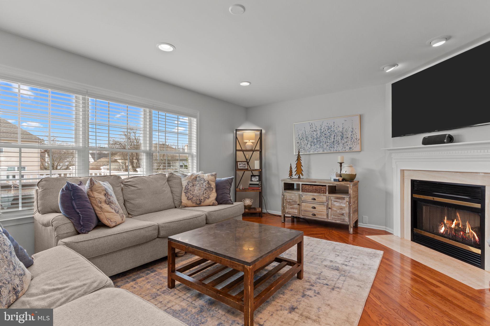 IDLEWOOD - Residential