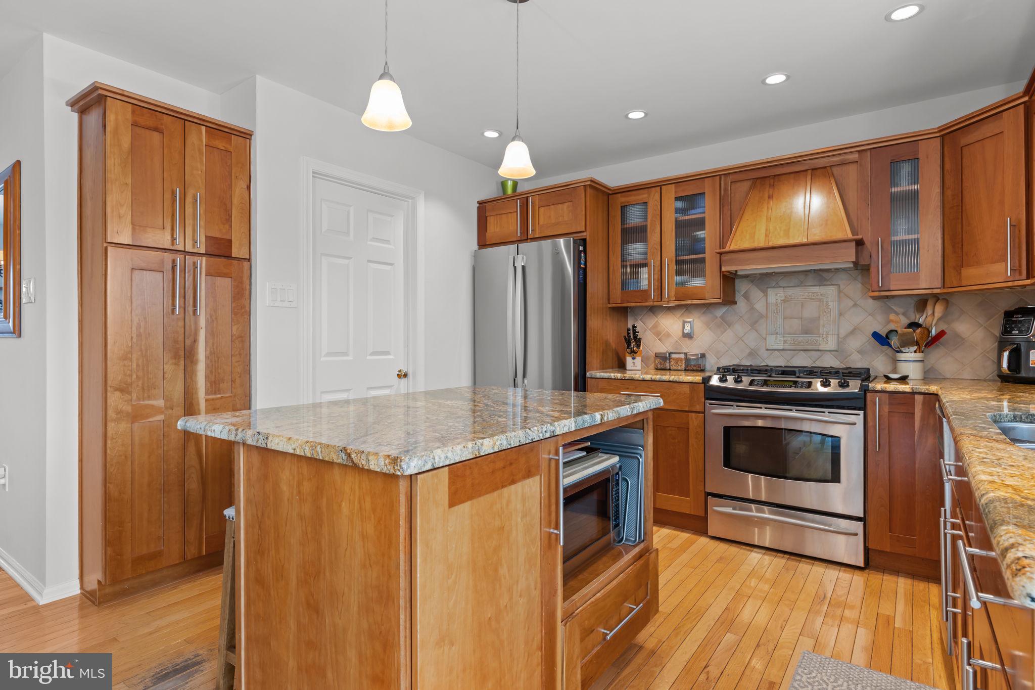 IDLEWOOD - Residential