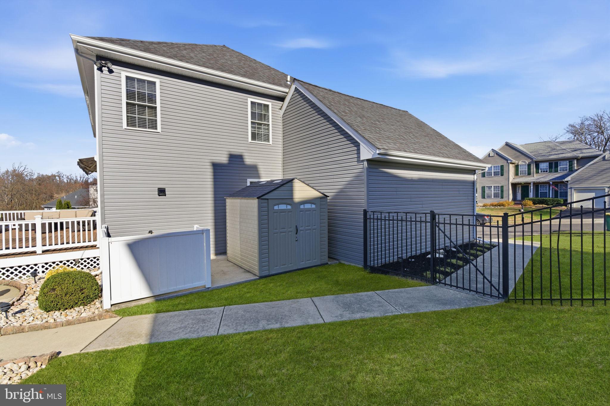 IDLEWOOD - Residential