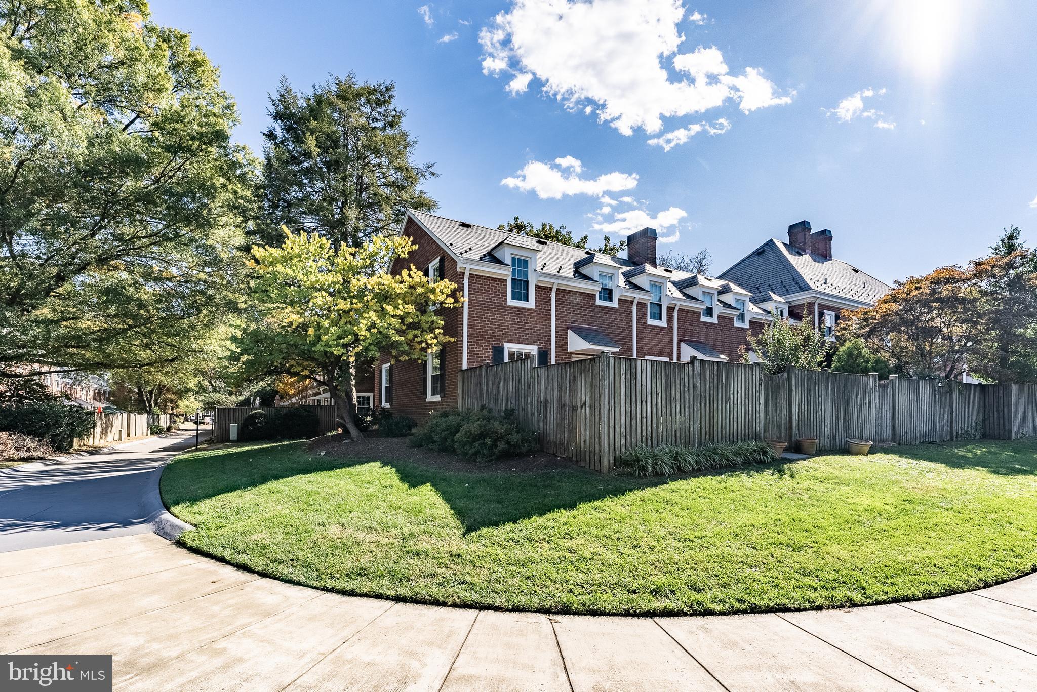 FAIRLINGTON GLEN - Residential