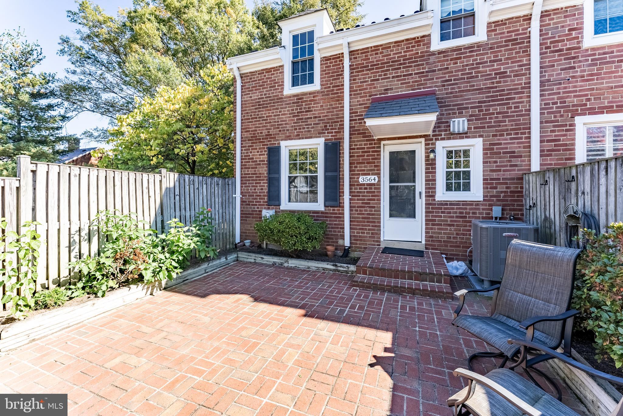FAIRLINGTON GLEN - Residential