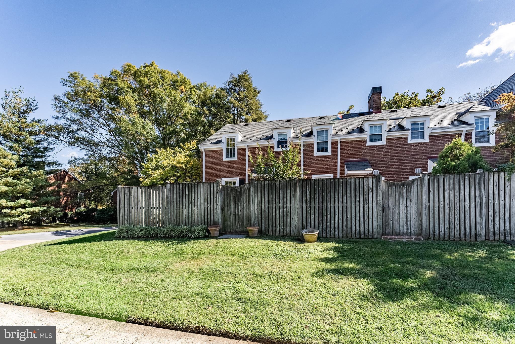 FAIRLINGTON GLEN - Residential