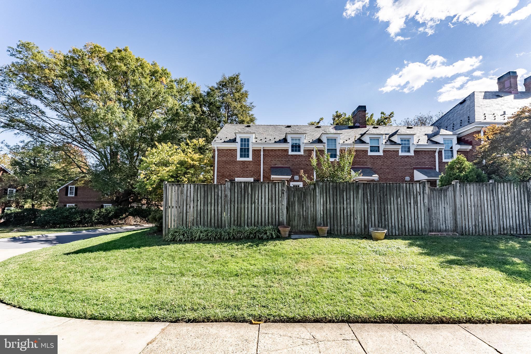 FAIRLINGTON GLEN - Residential