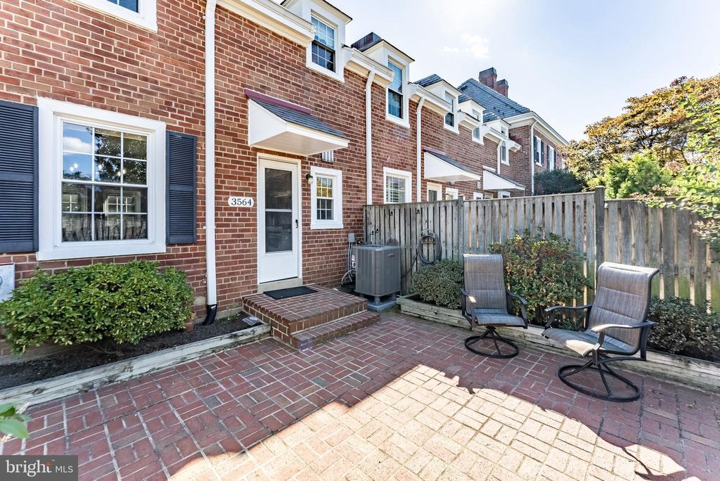 Photo of 3564 S Stafford Street, ARLINGTON, VA 22206 (MLS # VAAR2064548)