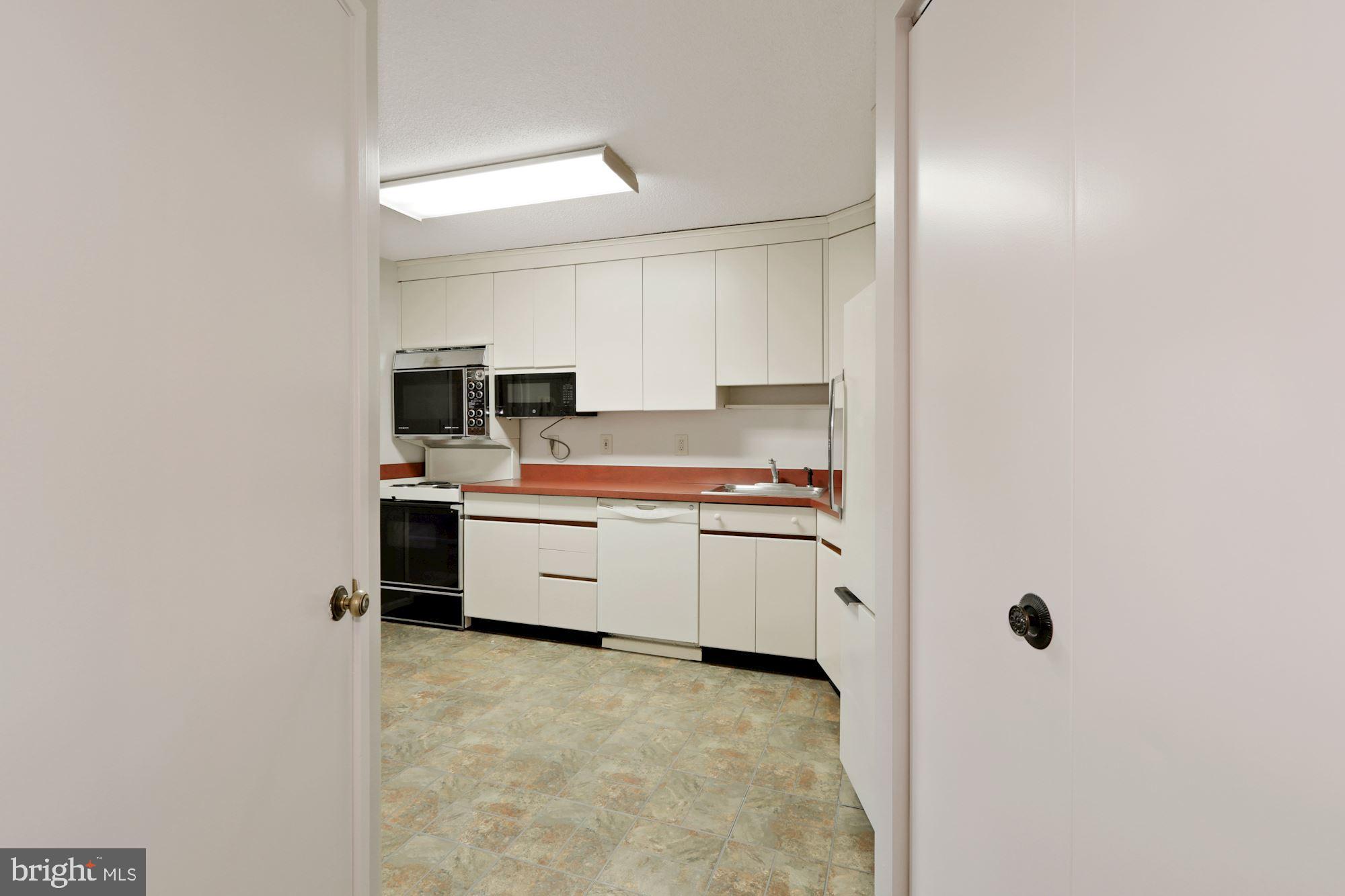 GREENS AT LEISURE WORLD - Residential