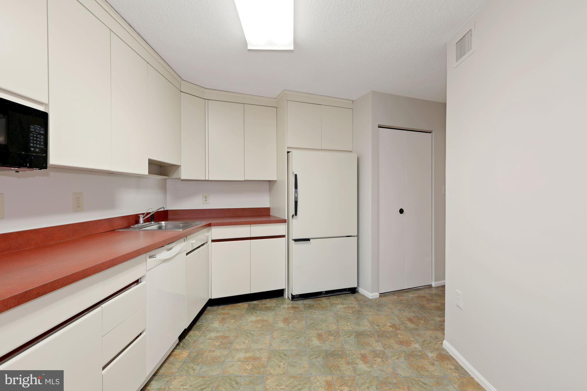 GREENS AT LEISURE WORLD - Residential