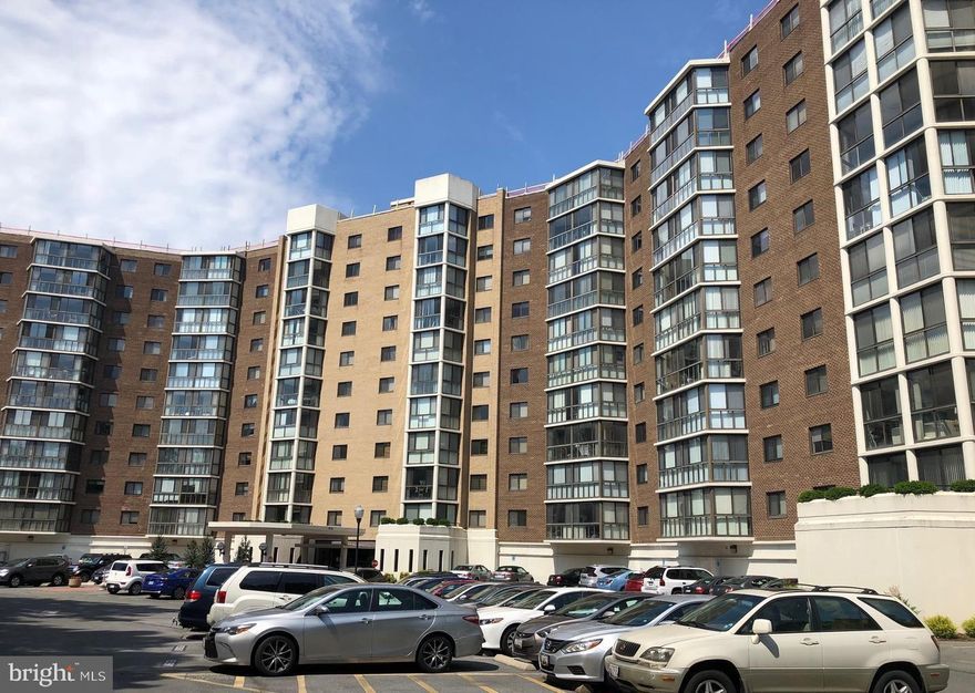 1400+ Sq. Ft of living space in this 55+ Gated Community with tons of amenities! Offering 2 Bedrooms, both with their own private full bath, Large Family Room, Kitchen with separate dining area, home office, and gorgeous sunroom with beautiful views! Washer and Dryer in unit. Enjoy the multitude of amenities this community offers such as Club House, Pool, Gym, Health Center, Walking Paths, Golf Courses, Garden Space, Security Guards at two entrance areas, and shuttle buses to Leisure World Shopping Center! This unit also comes with one assigned storage area as well as an assigned parking area.