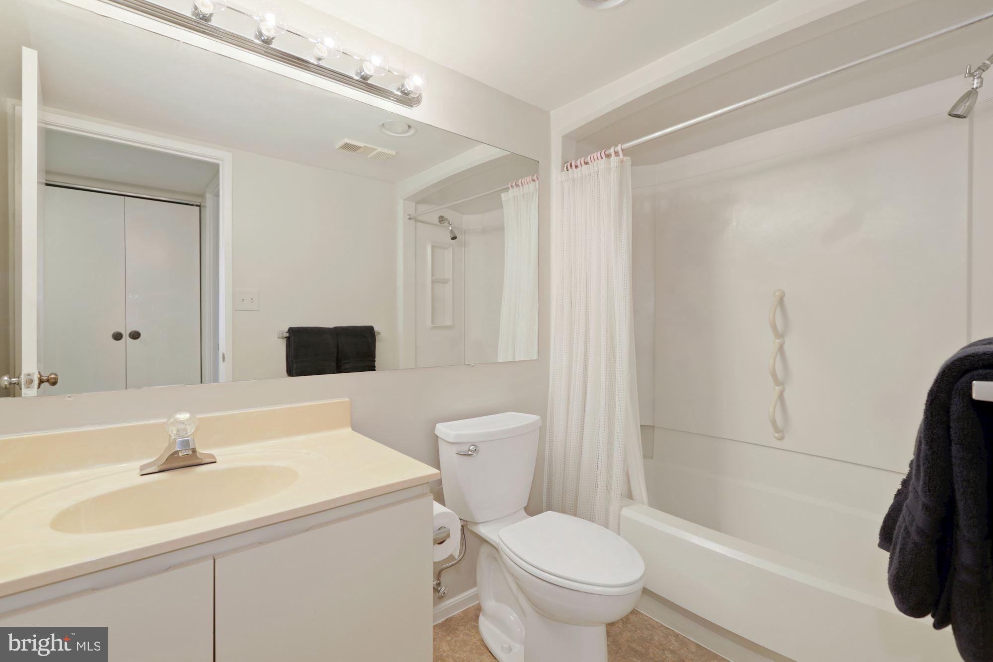 GREENS AT LEISURE WORLD - Residential