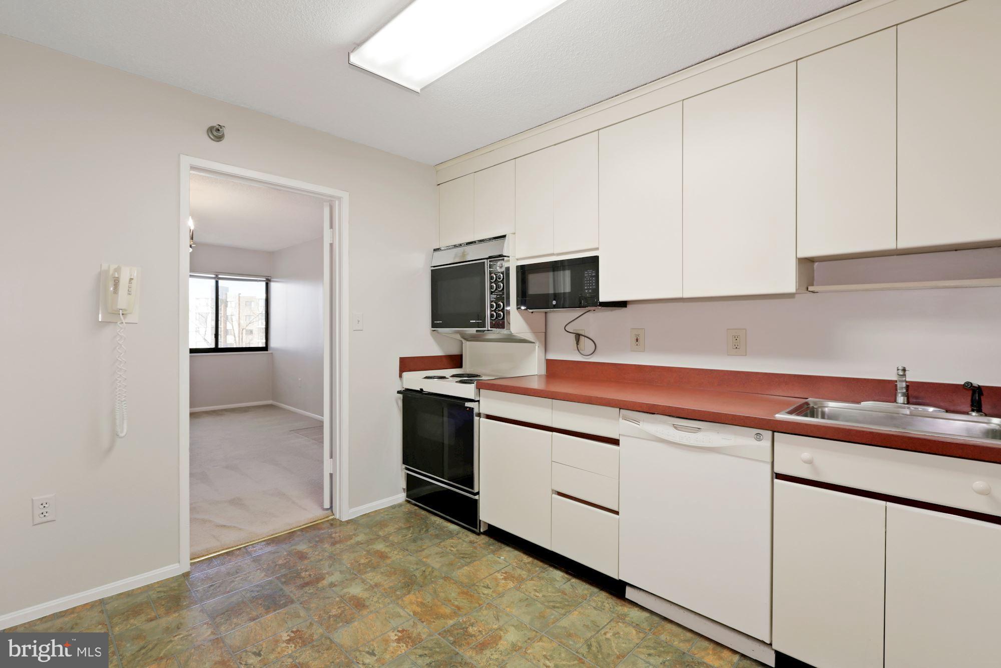 GREENS AT LEISURE WORLD - Residential