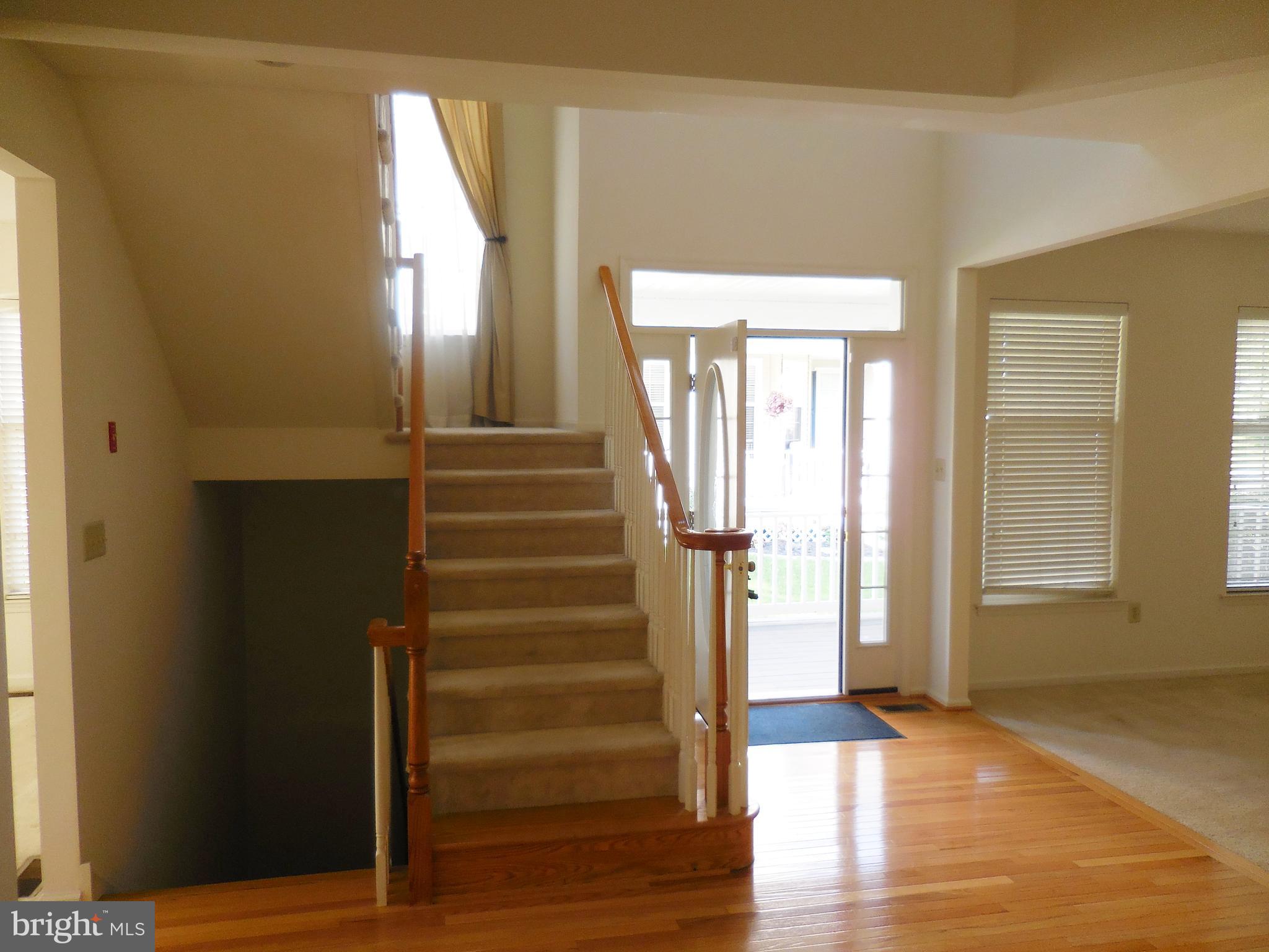 IVYLAND VILLAGE - Residential Lease