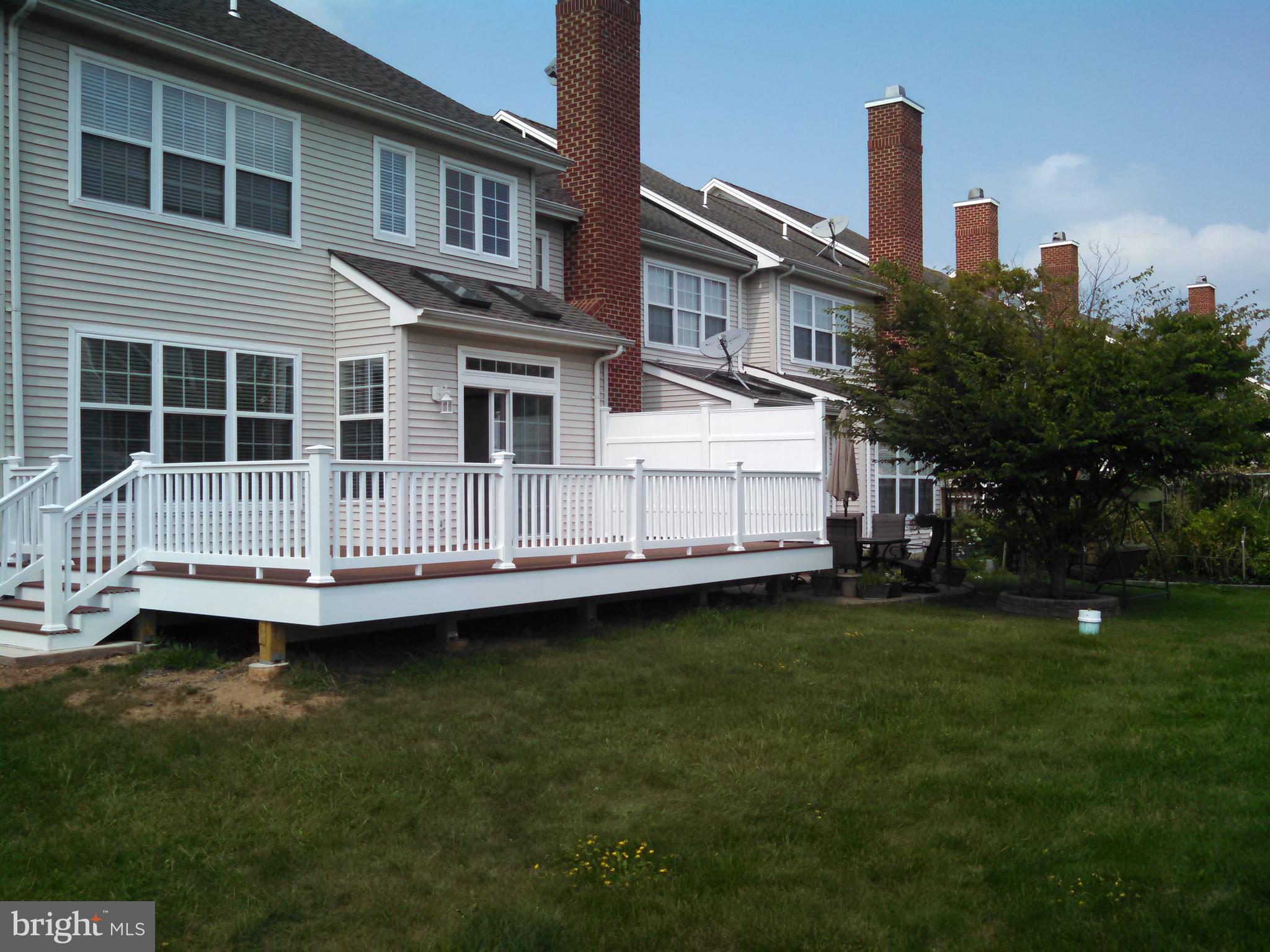 IVYLAND VILLAGE - Residential Lease