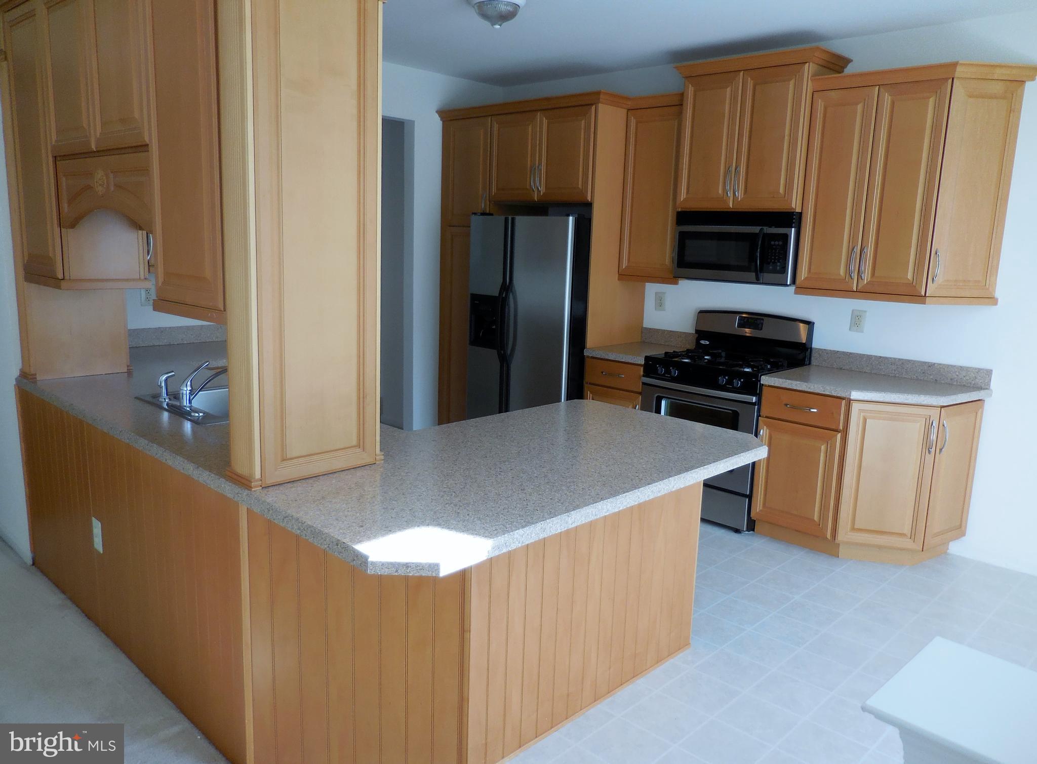 IVYLAND VILLAGE - Residential Lease