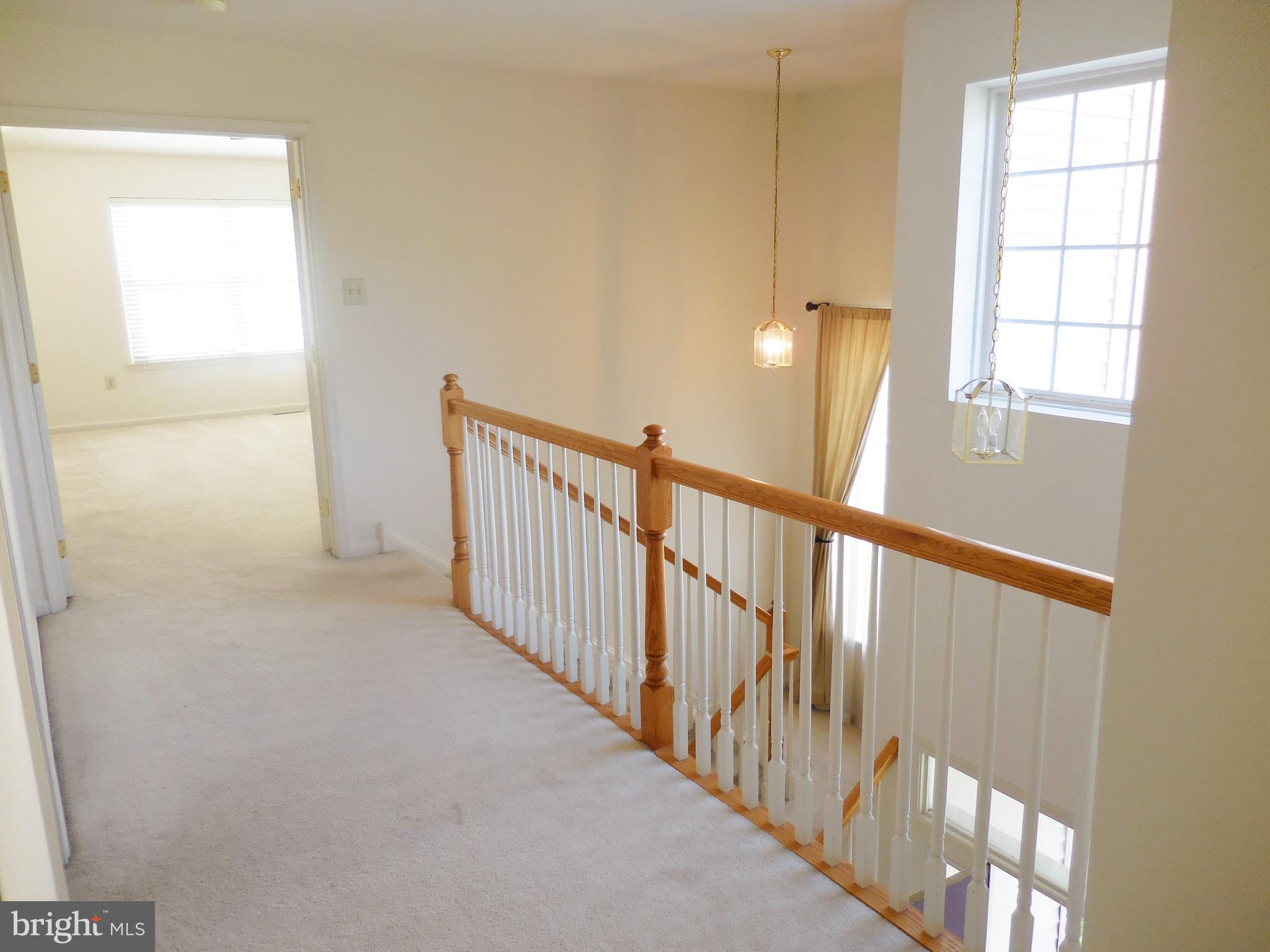 IVYLAND VILLAGE - Residential Lease