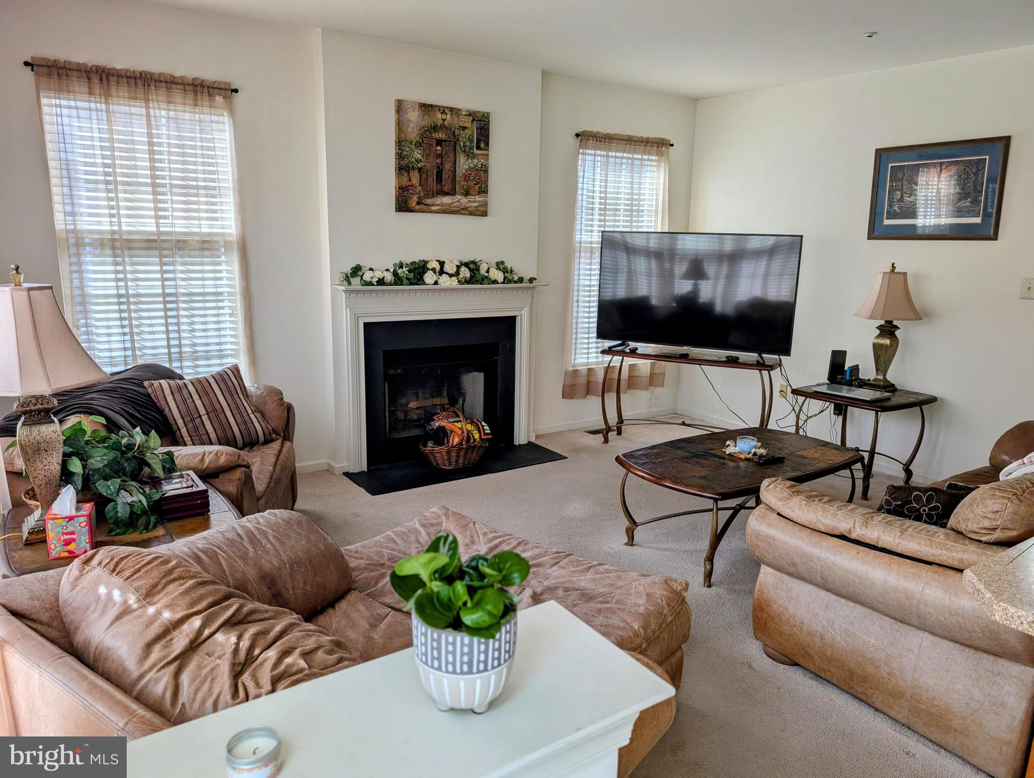 IVYLAND VILLAGE - Residential Lease