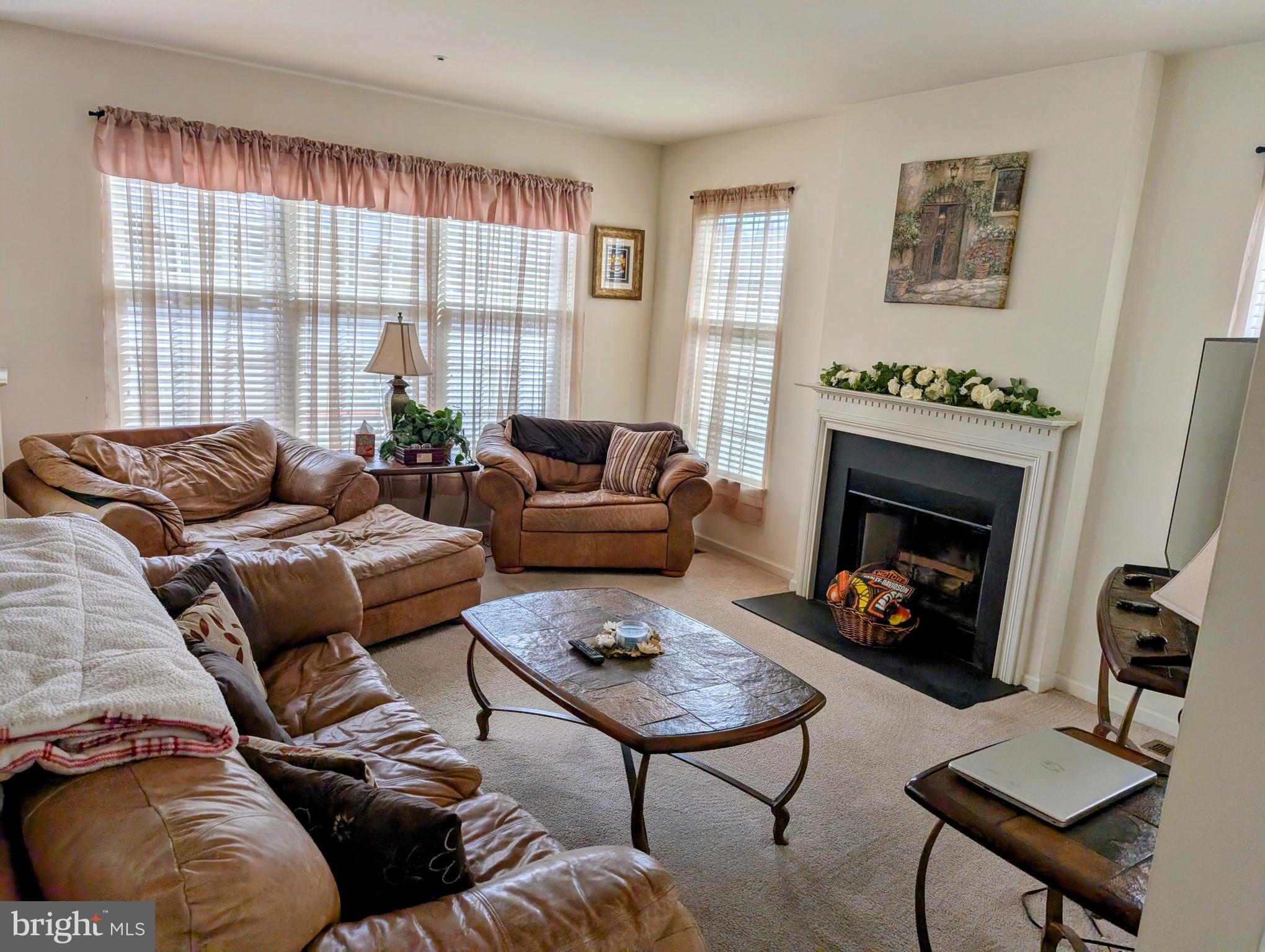 IVYLAND VILLAGE - Residential Lease